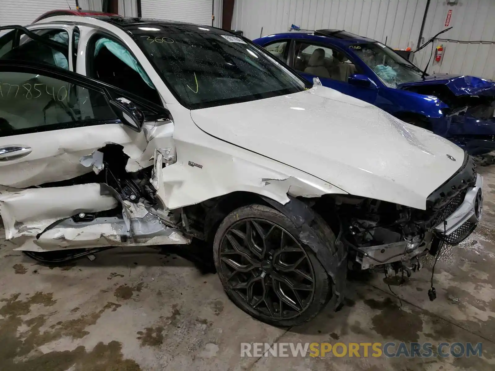 9 Photograph of a damaged car 55SWF6EB0KU287493 MERCEDES-BENZ C CLASS 2019