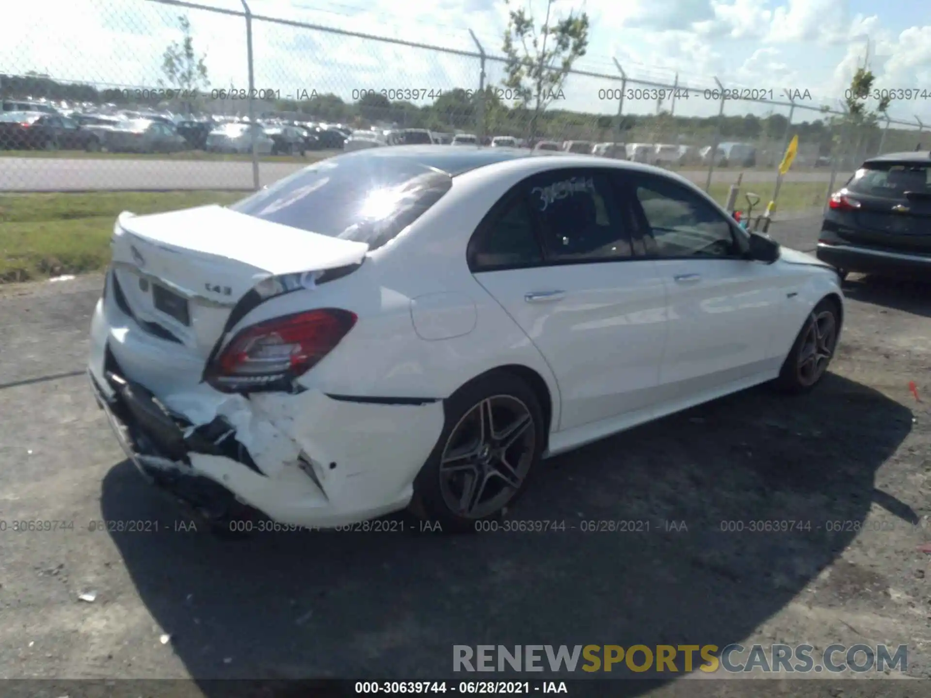 4 Photograph of a damaged car 55SWF6EB5KU309746 MERCEDES-BENZ C-CLASS 2019