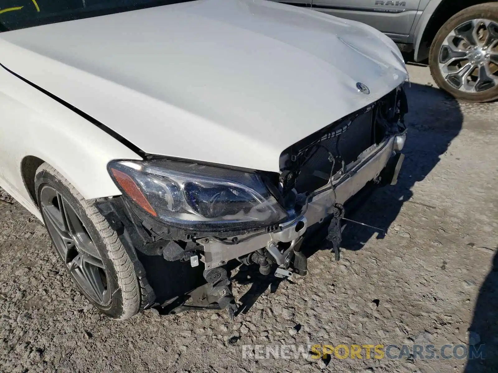 9 Photograph of a damaged car 55SWF6EB9KU283572 MERCEDES-BENZ C CLASS 2019