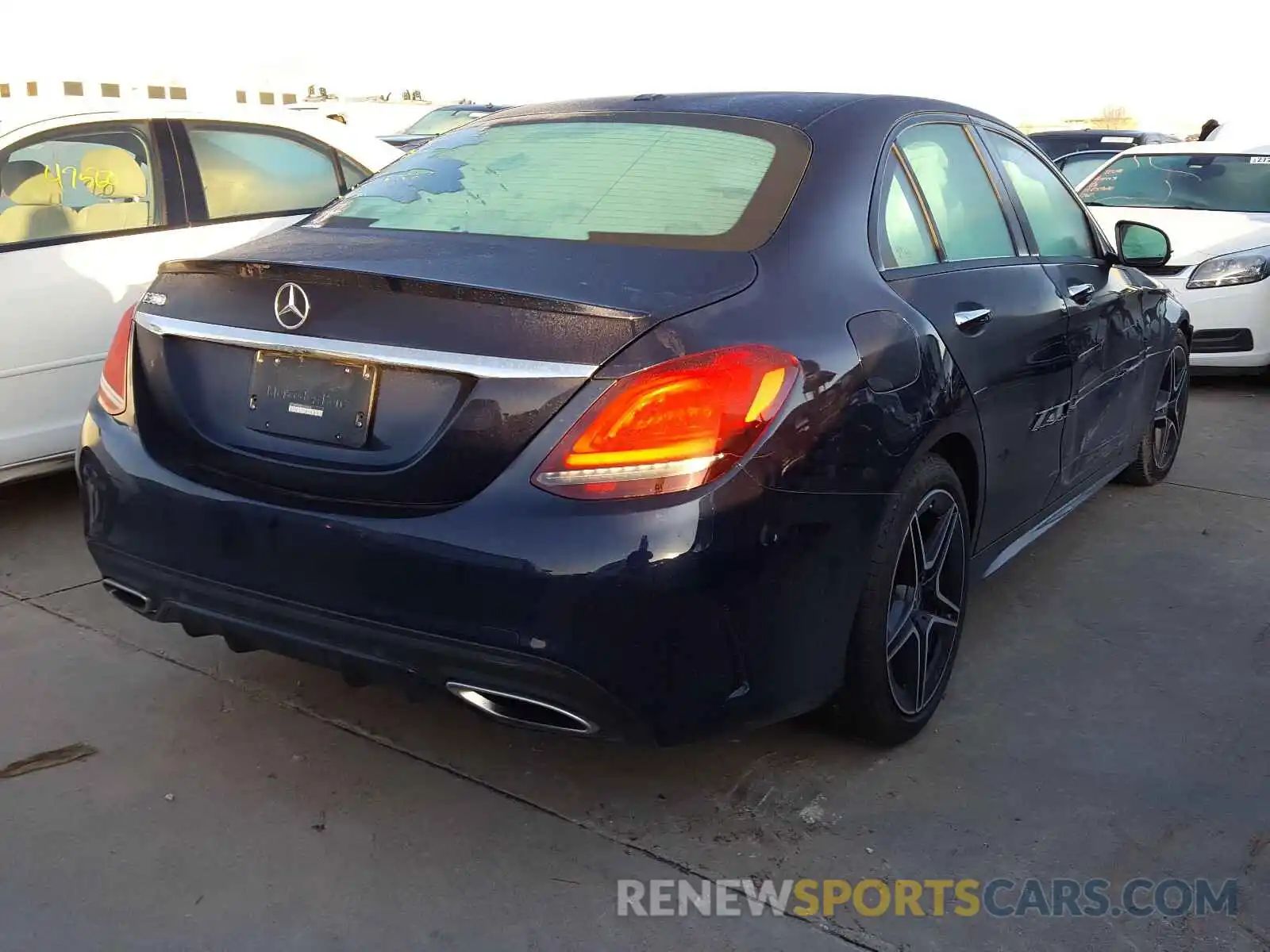 4 Photograph of a damaged car 55SWF8DB0KU294876 MERCEDES-BENZ C CLASS 2019