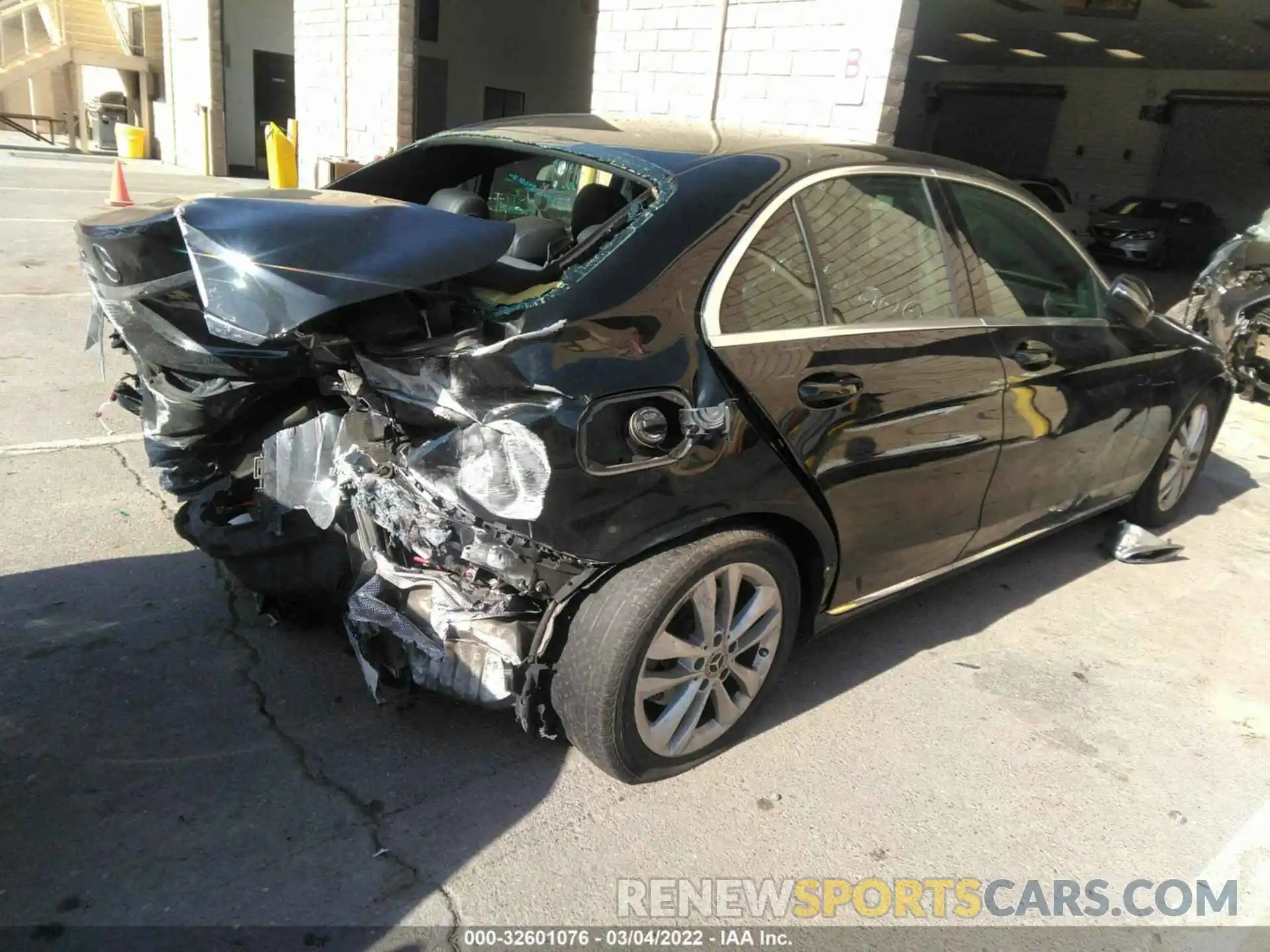 4 Photograph of a damaged car 55SWF8DB0KU295381 MERCEDES-BENZ C-CLASS 2019