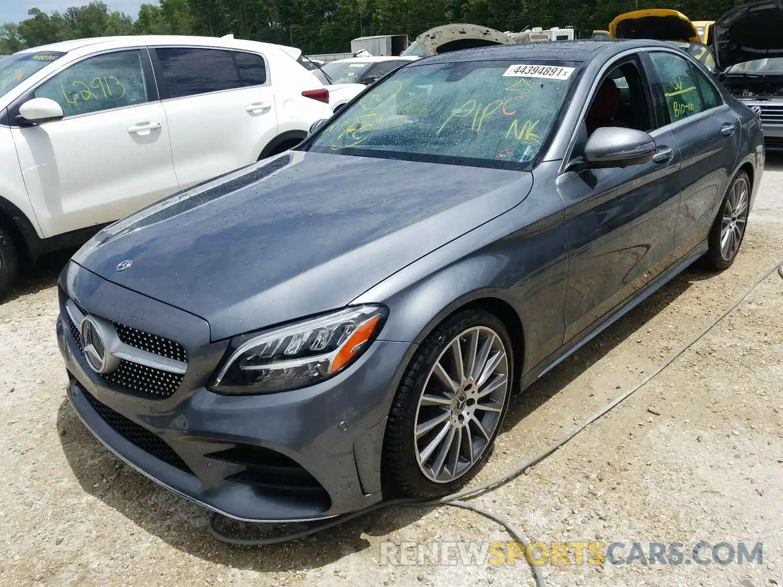 2 Photograph of a damaged car 55SWF8DB0KU296353 MERCEDES-BENZ C CLASS 2019