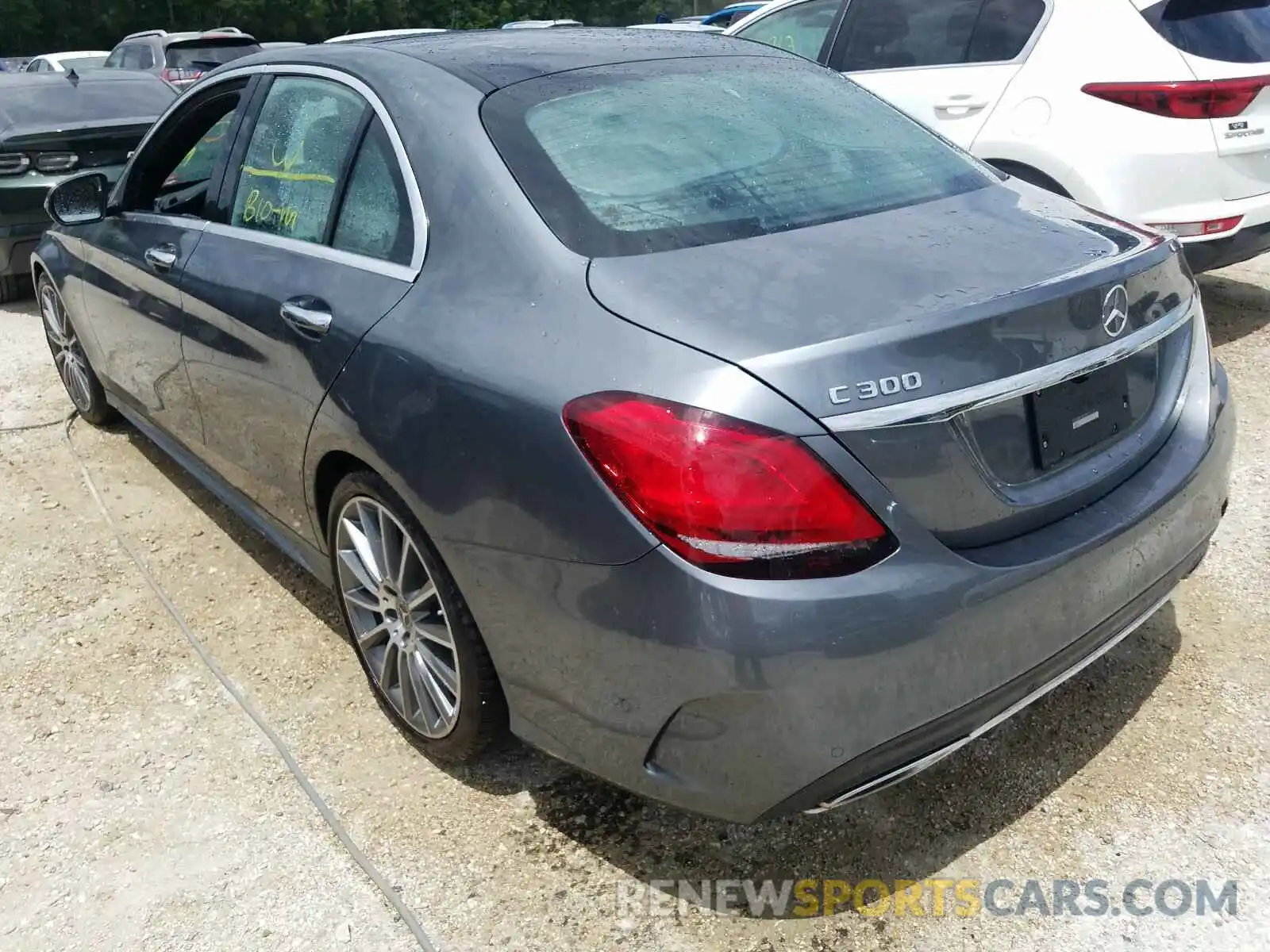 3 Photograph of a damaged car 55SWF8DB0KU296353 MERCEDES-BENZ C CLASS 2019