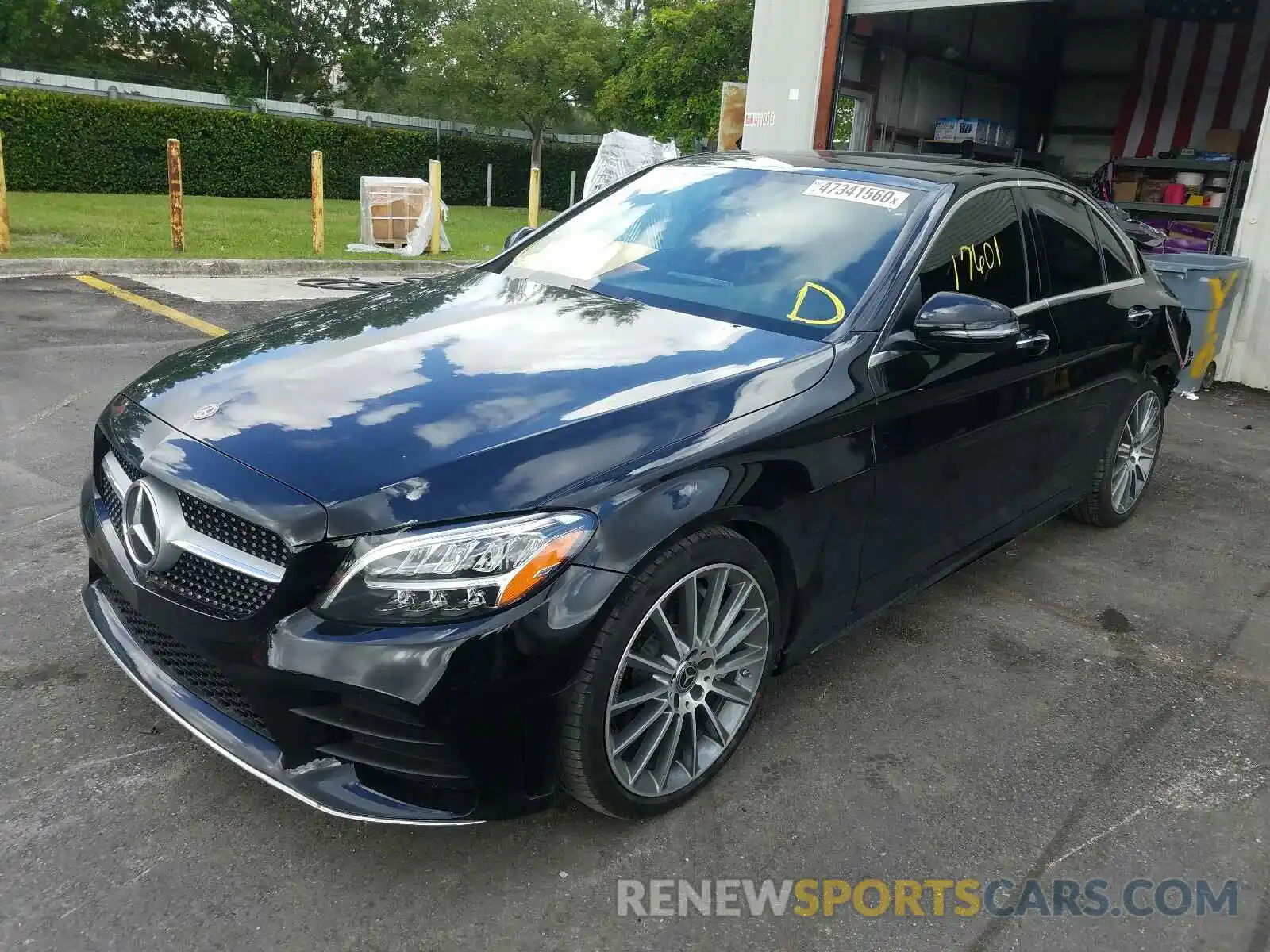 2 Photograph of a damaged car 55SWF8DB0KU297499 MERCEDES-BENZ C CLASS 2019