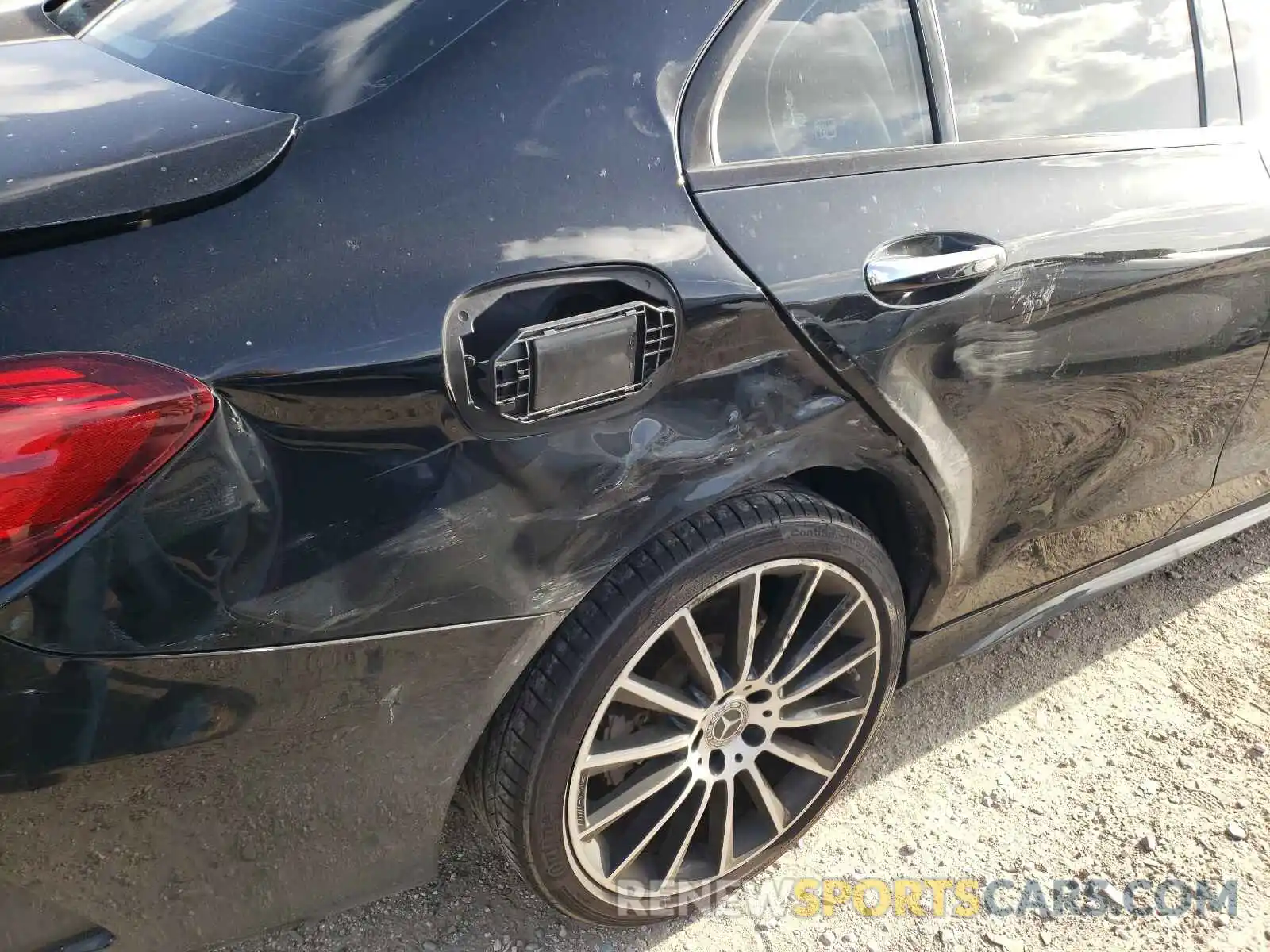 9 Photograph of a damaged car 55SWF8DB0KU299799 MERCEDES-BENZ C-CLASS 2019