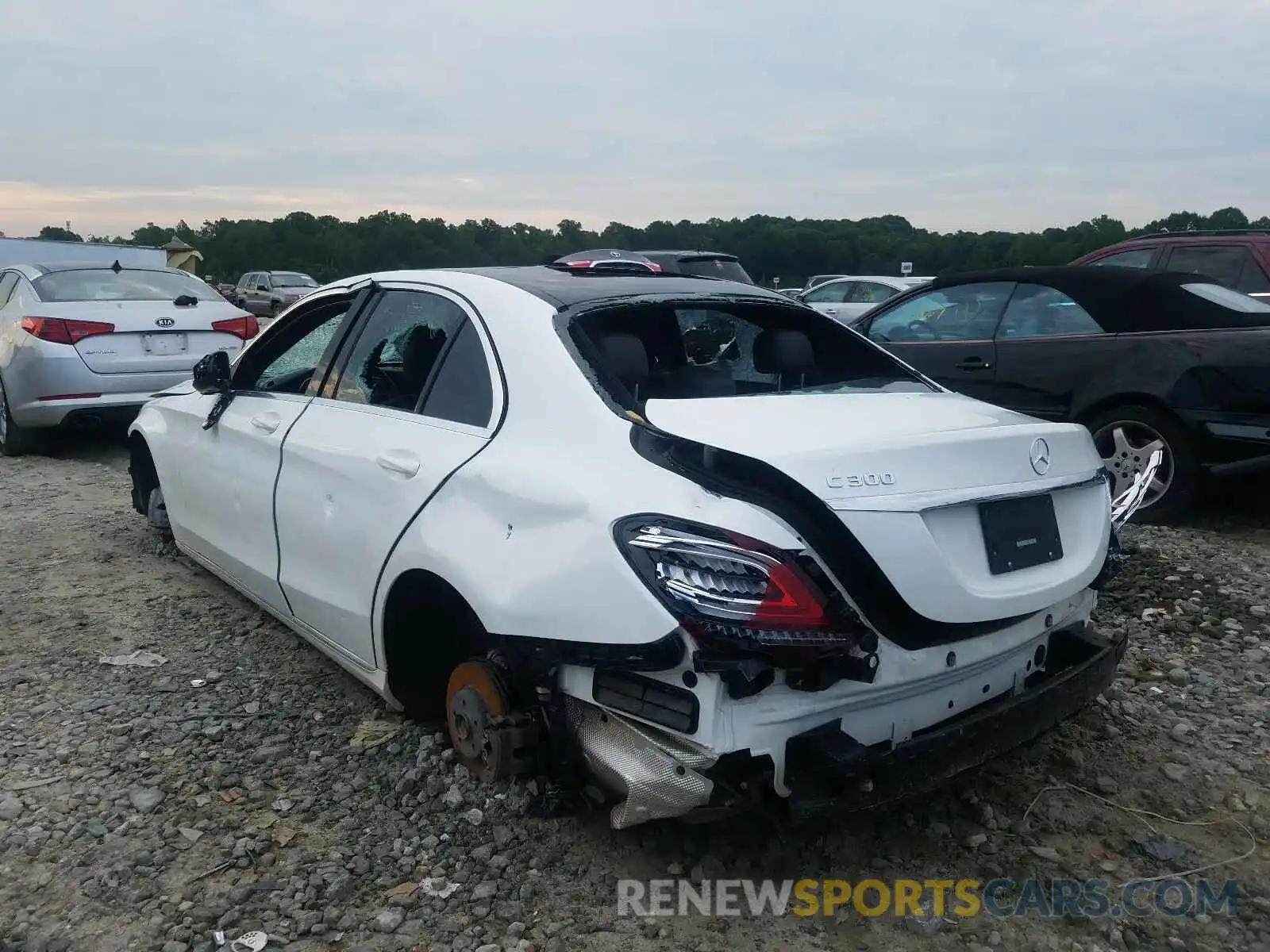 3 Photograph of a damaged car 55SWF8DB0KU300434 MERCEDES-BENZ C CLASS 2019