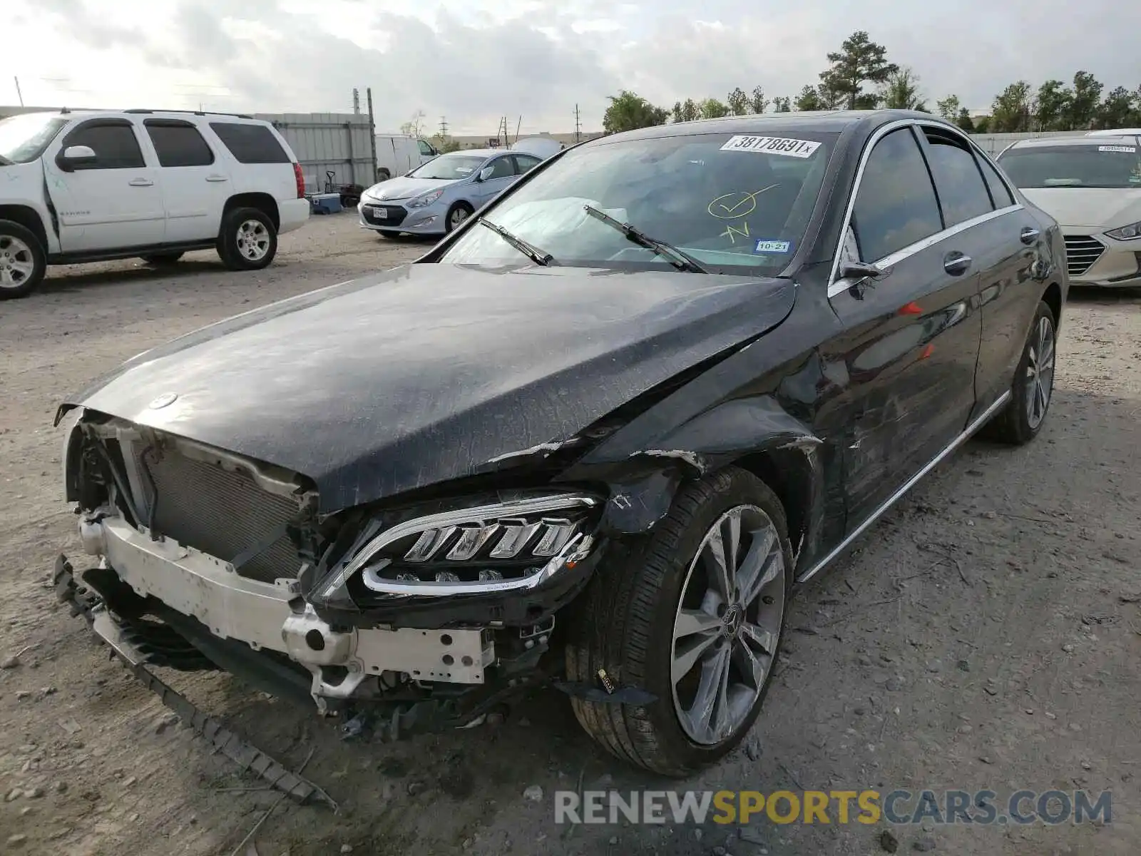 2 Photograph of a damaged car 55SWF8DB0KU306363 MERCEDES-BENZ C CLASS 2019