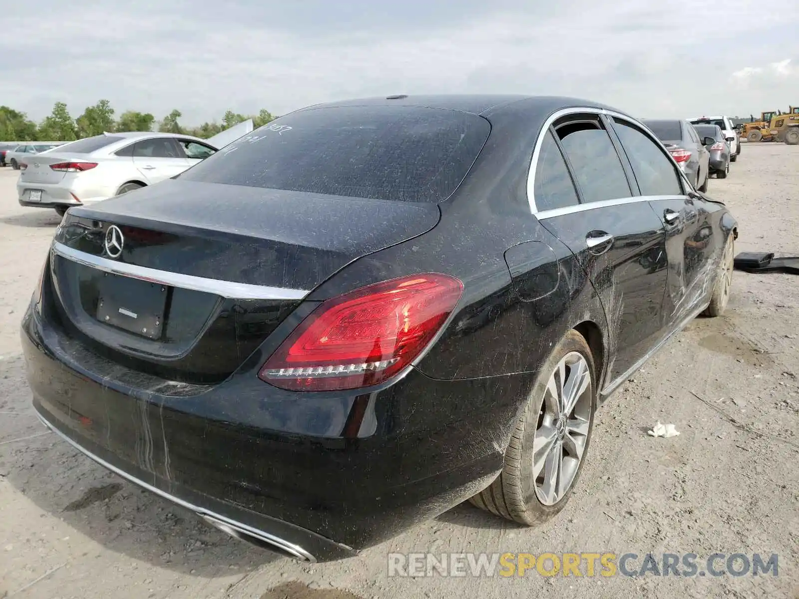 4 Photograph of a damaged car 55SWF8DB0KU306363 MERCEDES-BENZ C CLASS 2019