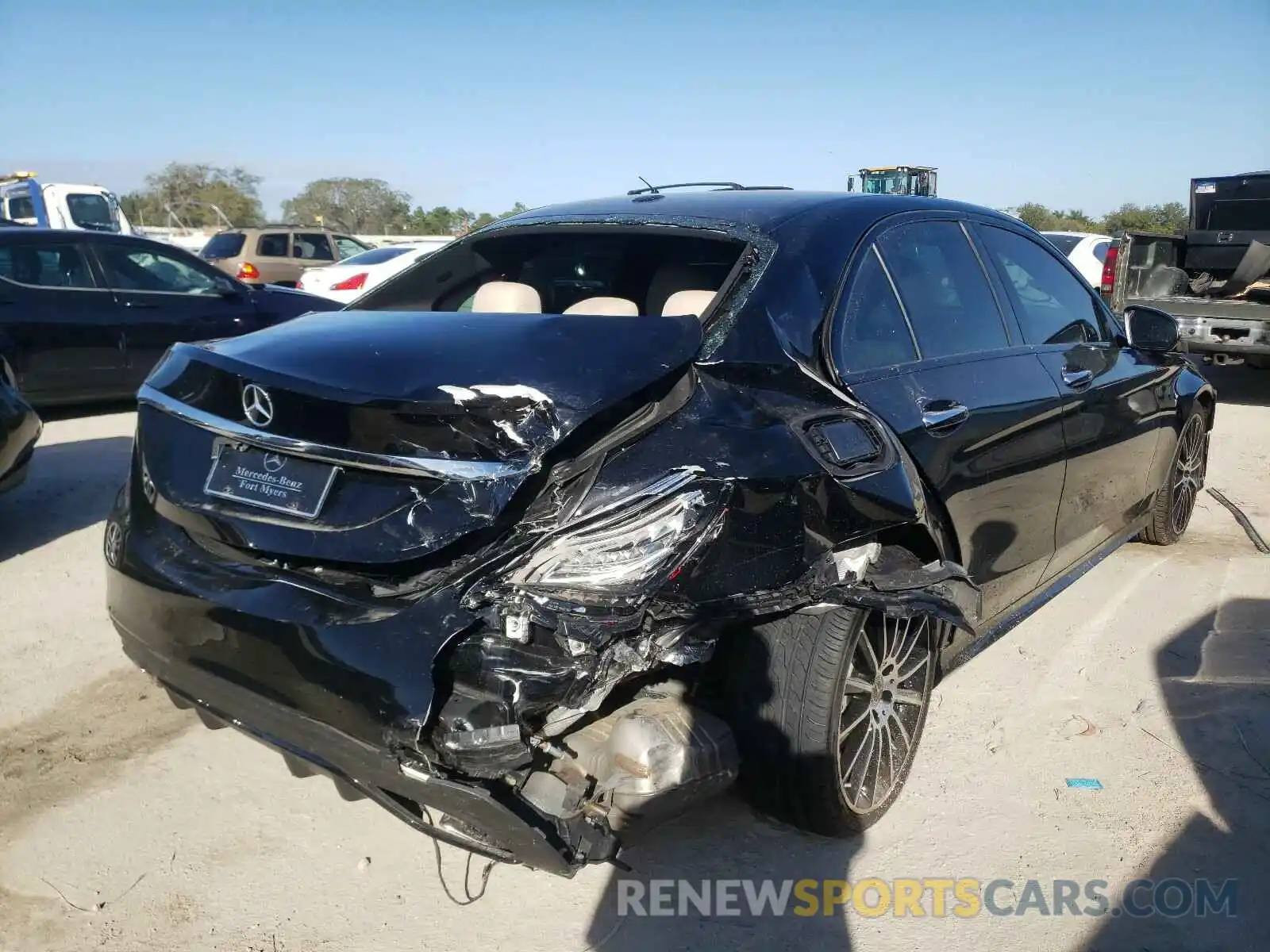 4 Photograph of a damaged car 55SWF8DB0KU306489 MERCEDES-BENZ C-CLASS 2019