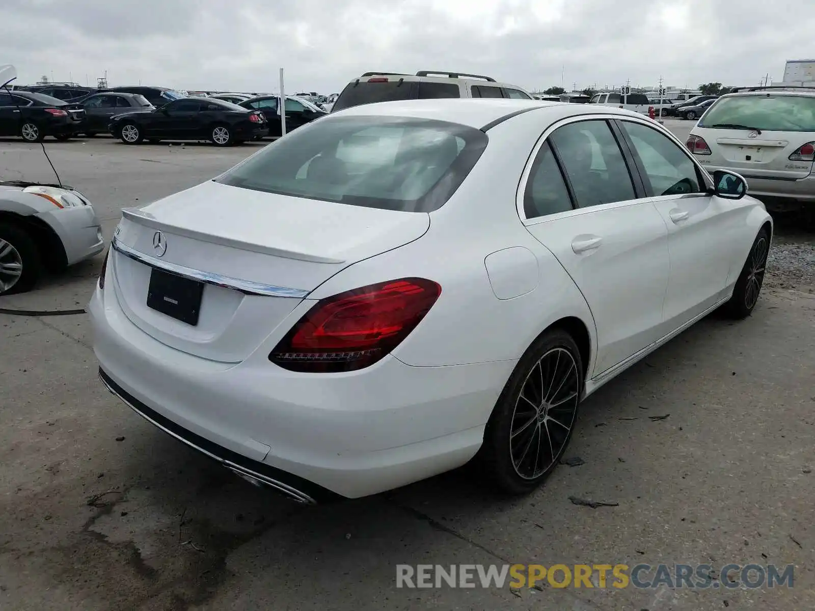 4 Photograph of a damaged car 55SWF8DB0KU307660 MERCEDES-BENZ C CLASS 2019