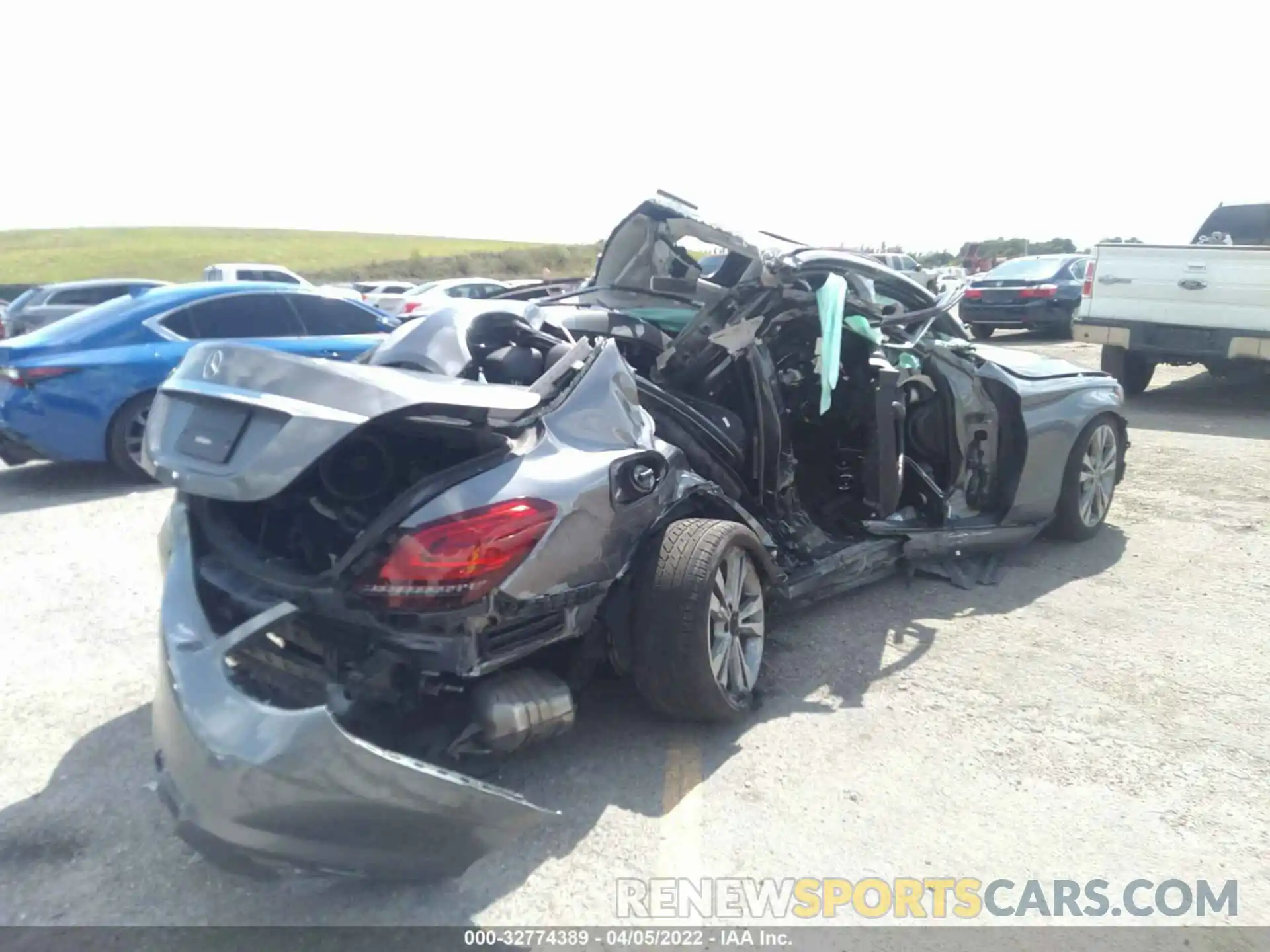 4 Photograph of a damaged car 55SWF8DB0KU310526 MERCEDES-BENZ C-CLASS 2019