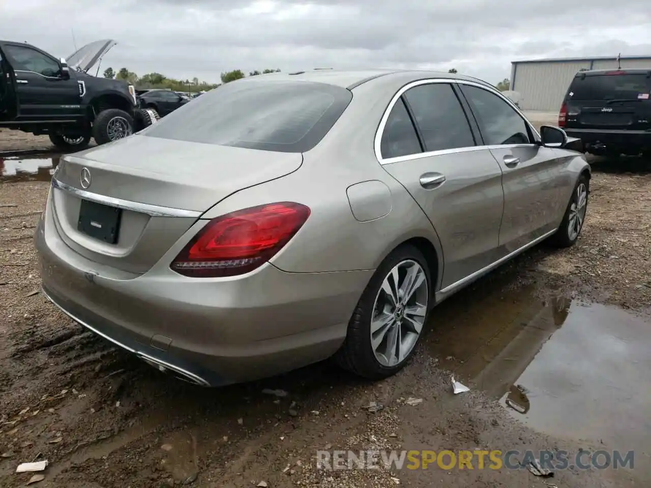 4 Photograph of a damaged car 55SWF8DB1KU286611 MERCEDES-BENZ C-CLASS 2019