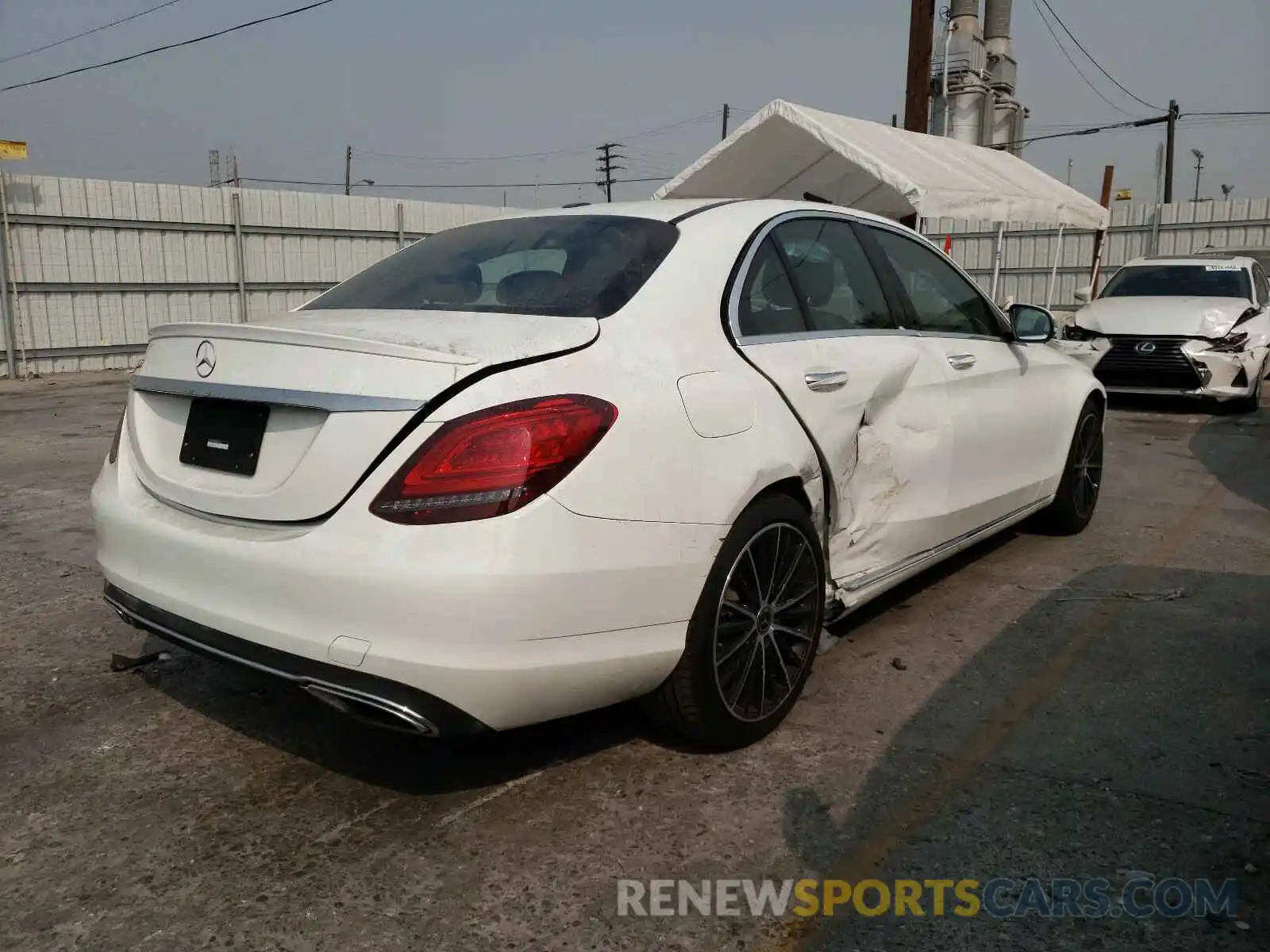 4 Photograph of a damaged car 55SWF8DB1KU286673 MERCEDES-BENZ C CLASS 2019