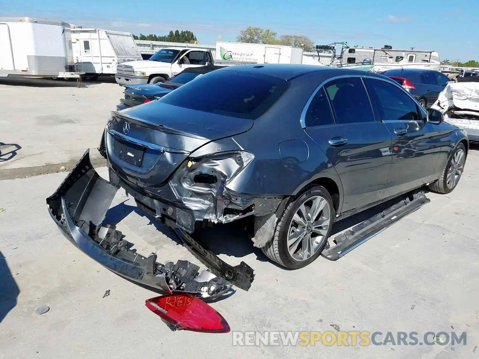 4 Фотография поврежденного автомобиля 55SWF8DB1KU287192 MERCEDES-BENZ C CLASS 2019