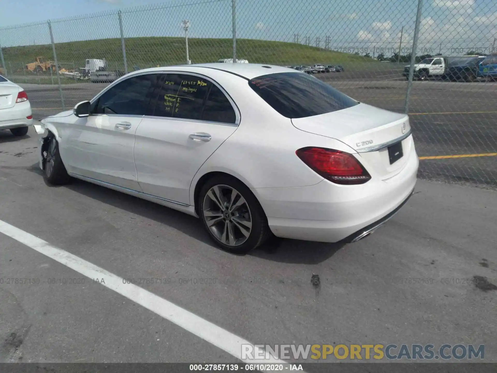 3 Photograph of a damaged car 55SWF8DB1KU289363 MERCEDES-BENZ C-CLASS 2019