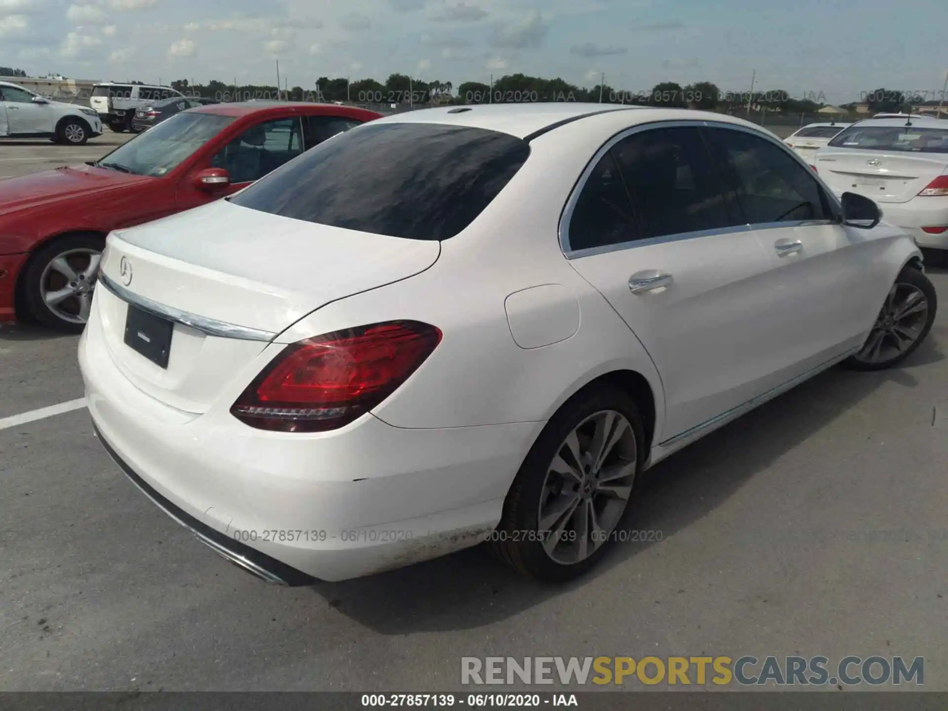 4 Photograph of a damaged car 55SWF8DB1KU289363 MERCEDES-BENZ C-CLASS 2019