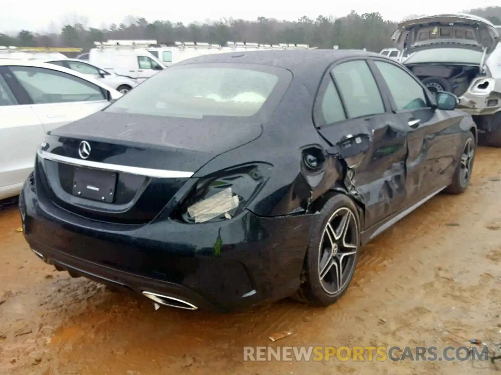 4 Photograph of a damaged car 55SWF8DB1KU289928 MERCEDES-BENZ C CLASS 2019