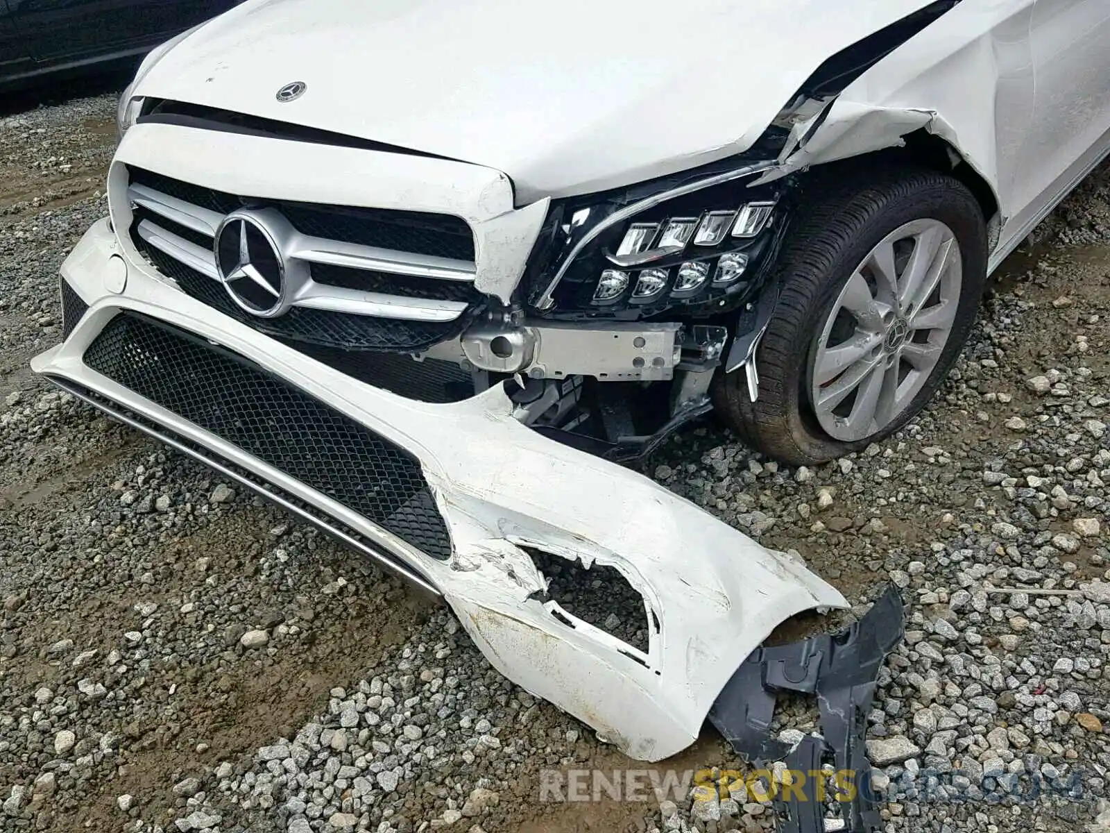 9 Photograph of a damaged car 55SWF8DB1KU295292 MERCEDES-BENZ C CLASS 2019