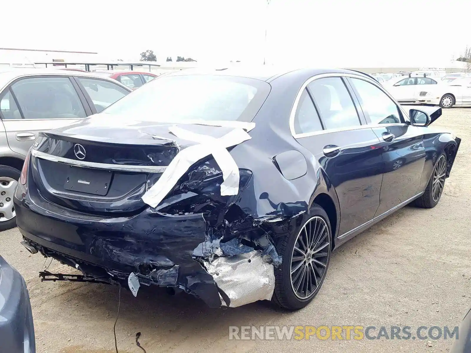 4 Photograph of a damaged car 55SWF8DB1KU298807 MERCEDES-BENZ C CLASS 2019