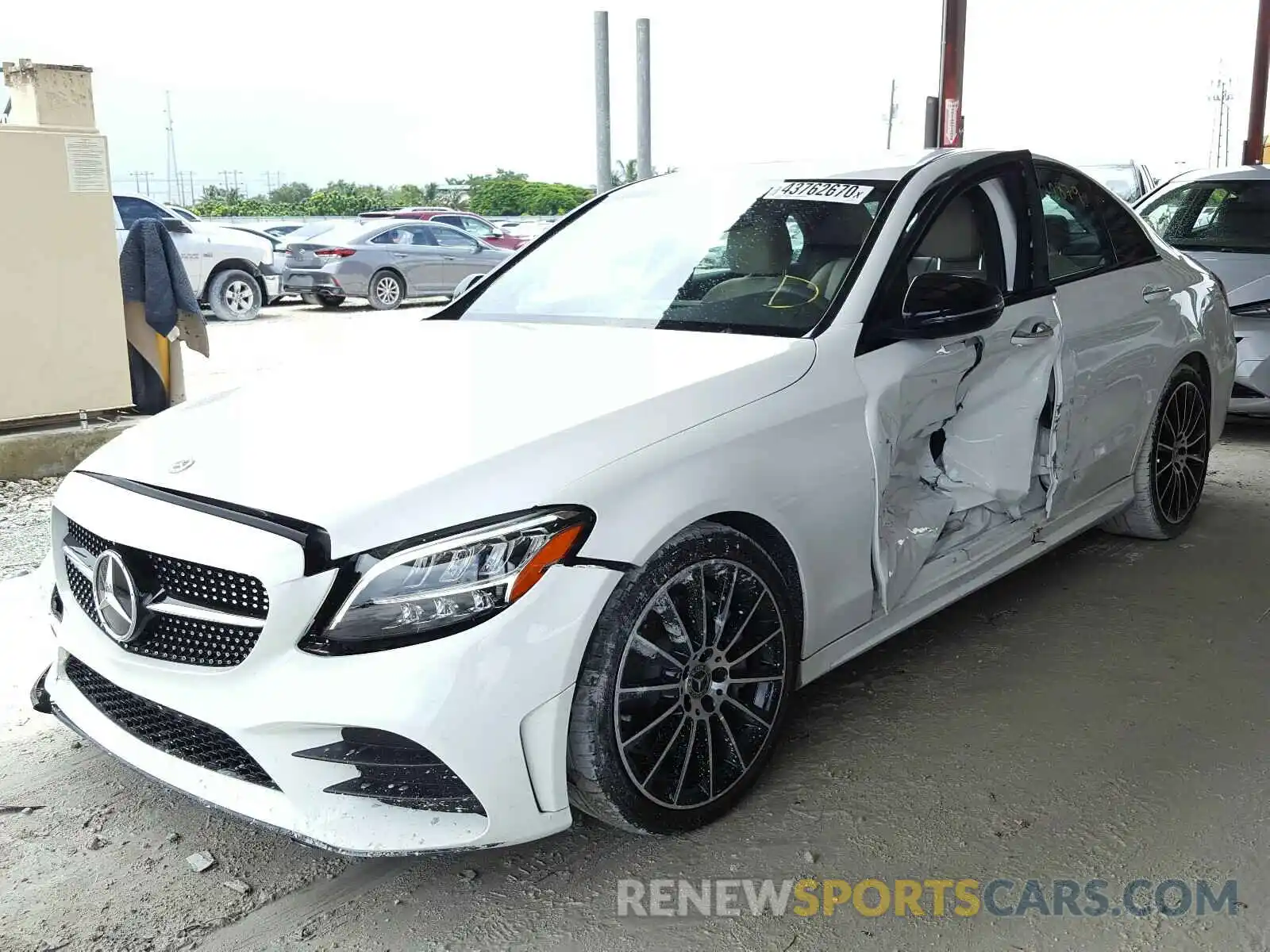 2 Photograph of a damaged car 55SWF8DB1KU303276 MERCEDES-BENZ C CLASS 2019