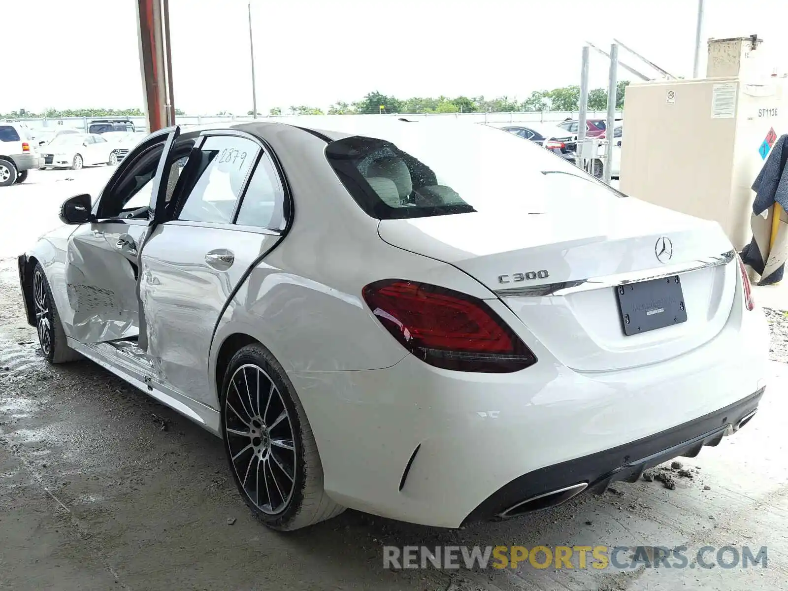 3 Photograph of a damaged car 55SWF8DB1KU303276 MERCEDES-BENZ C CLASS 2019