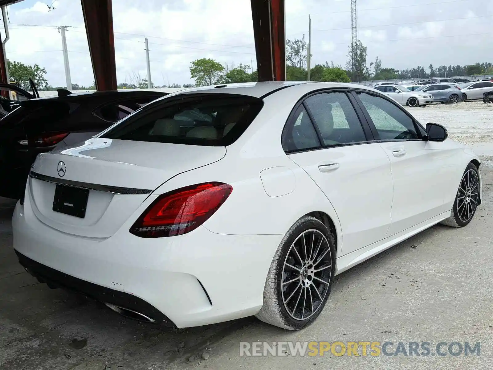 4 Photograph of a damaged car 55SWF8DB1KU303276 MERCEDES-BENZ C CLASS 2019