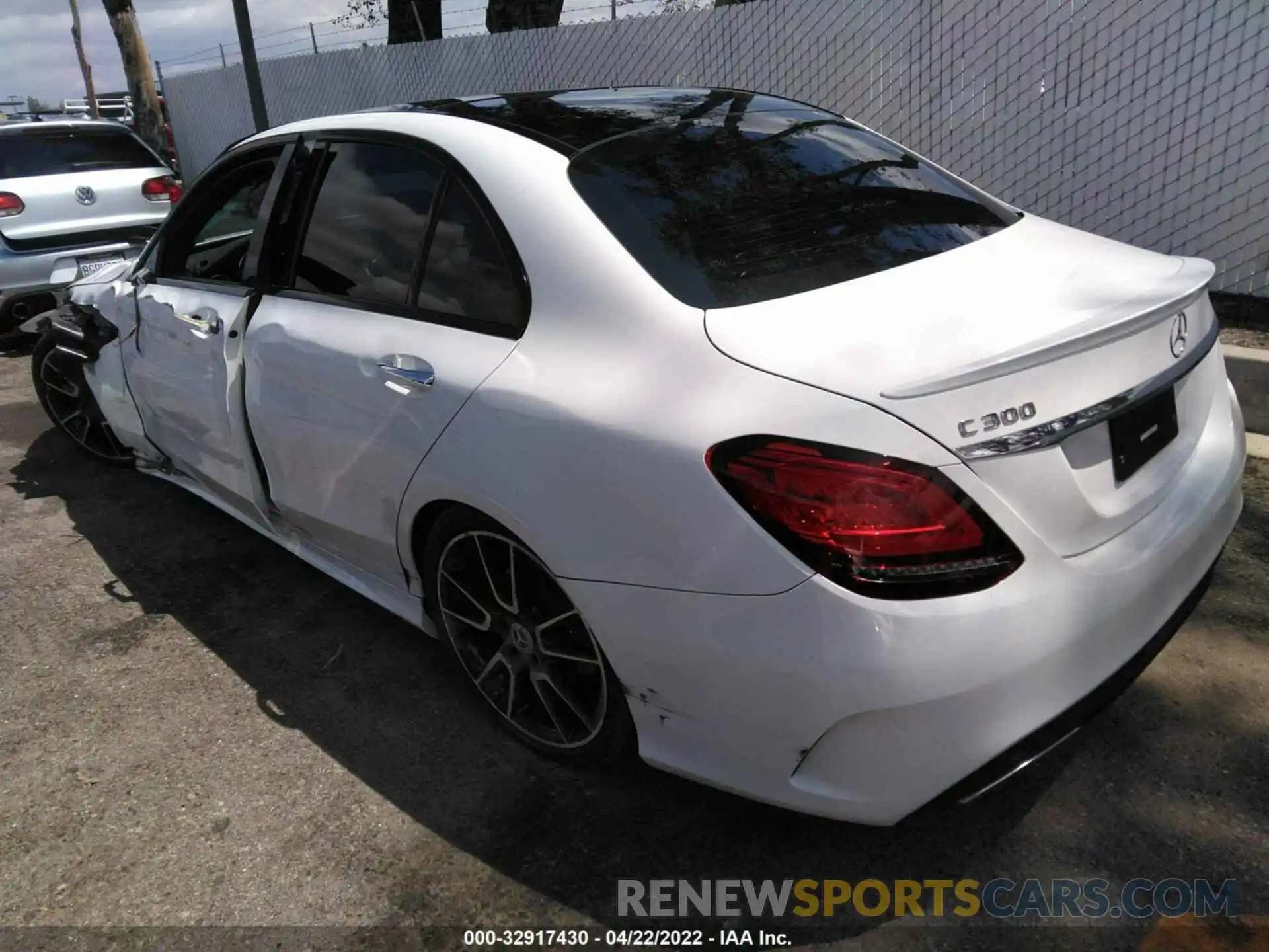 3 Photograph of a damaged car 55SWF8DB1KU303911 MERCEDES-BENZ C-CLASS 2019