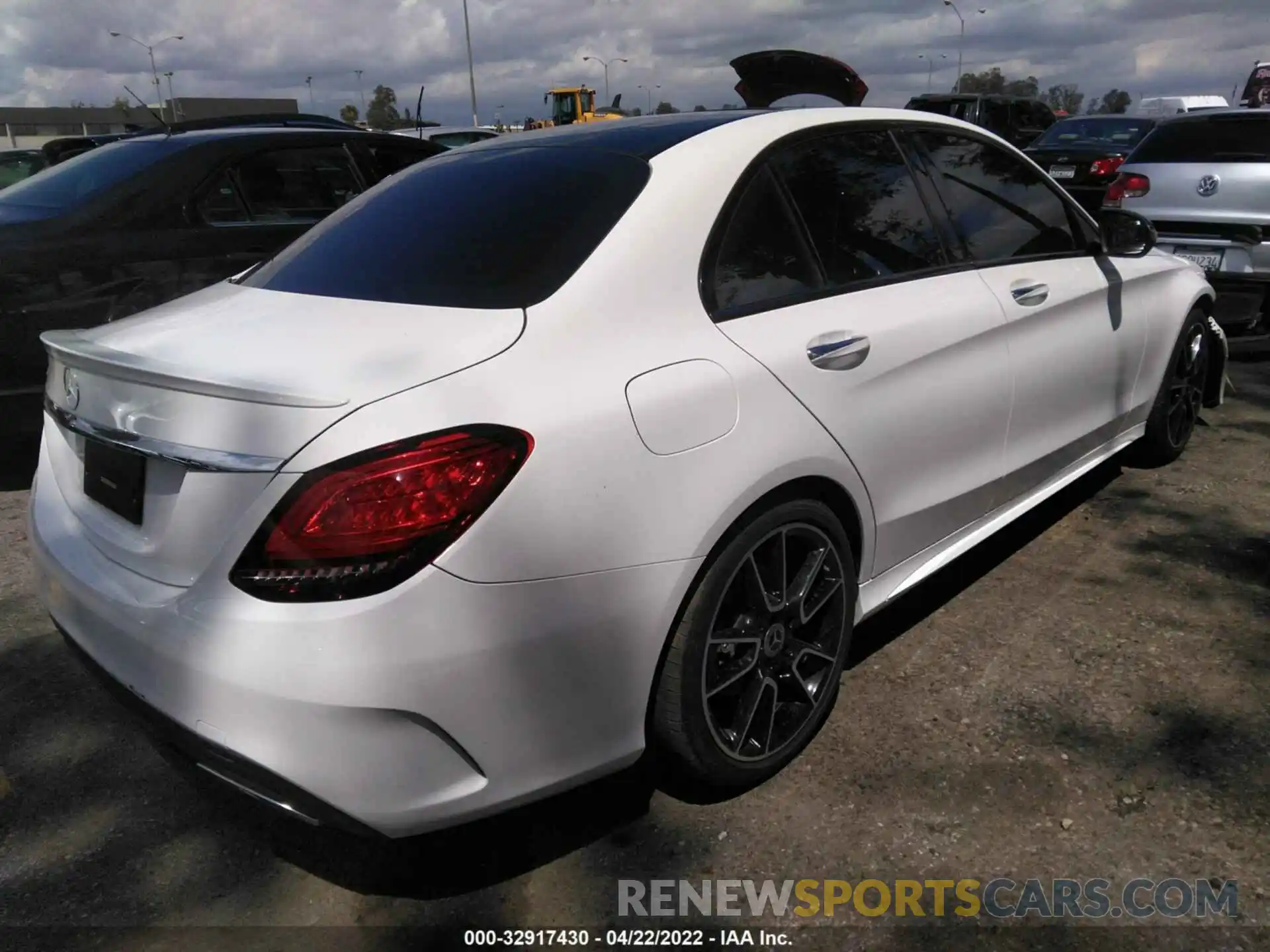 4 Photograph of a damaged car 55SWF8DB1KU303911 MERCEDES-BENZ C-CLASS 2019