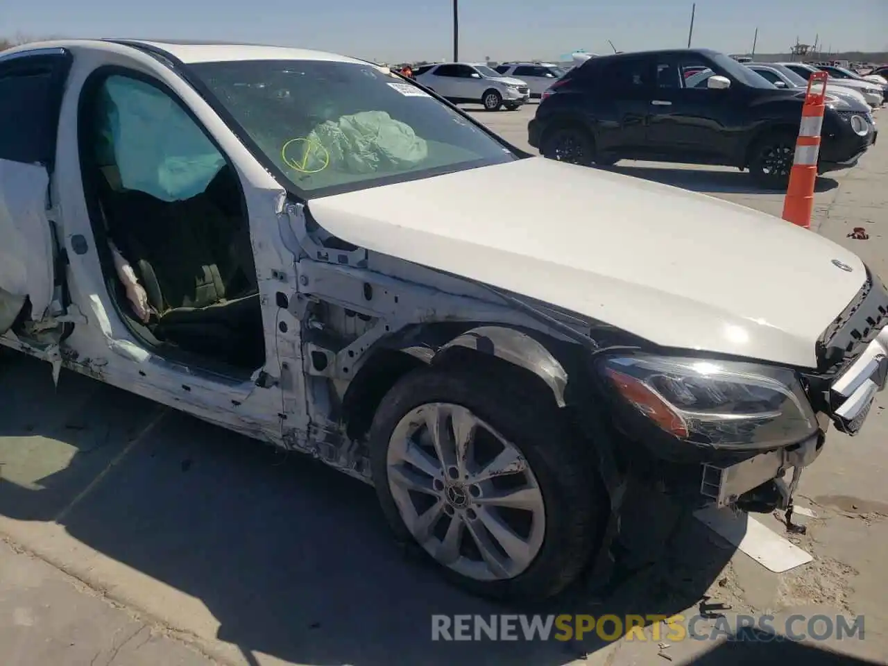 9 Photograph of a damaged car 55SWF8DB1KU306338 MERCEDES-BENZ C-CLASS 2019