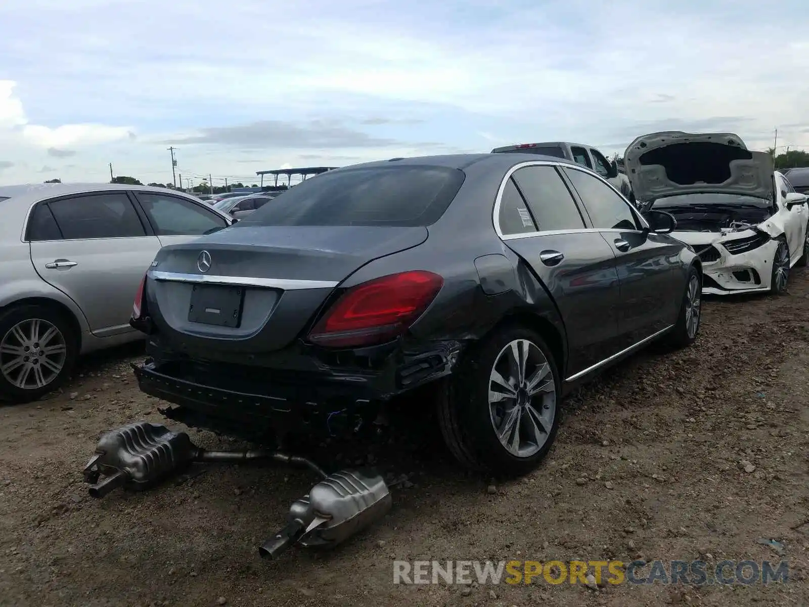 4 Photograph of a damaged car 55SWF8DB1KU311233 MERCEDES-BENZ C CLASS 2019