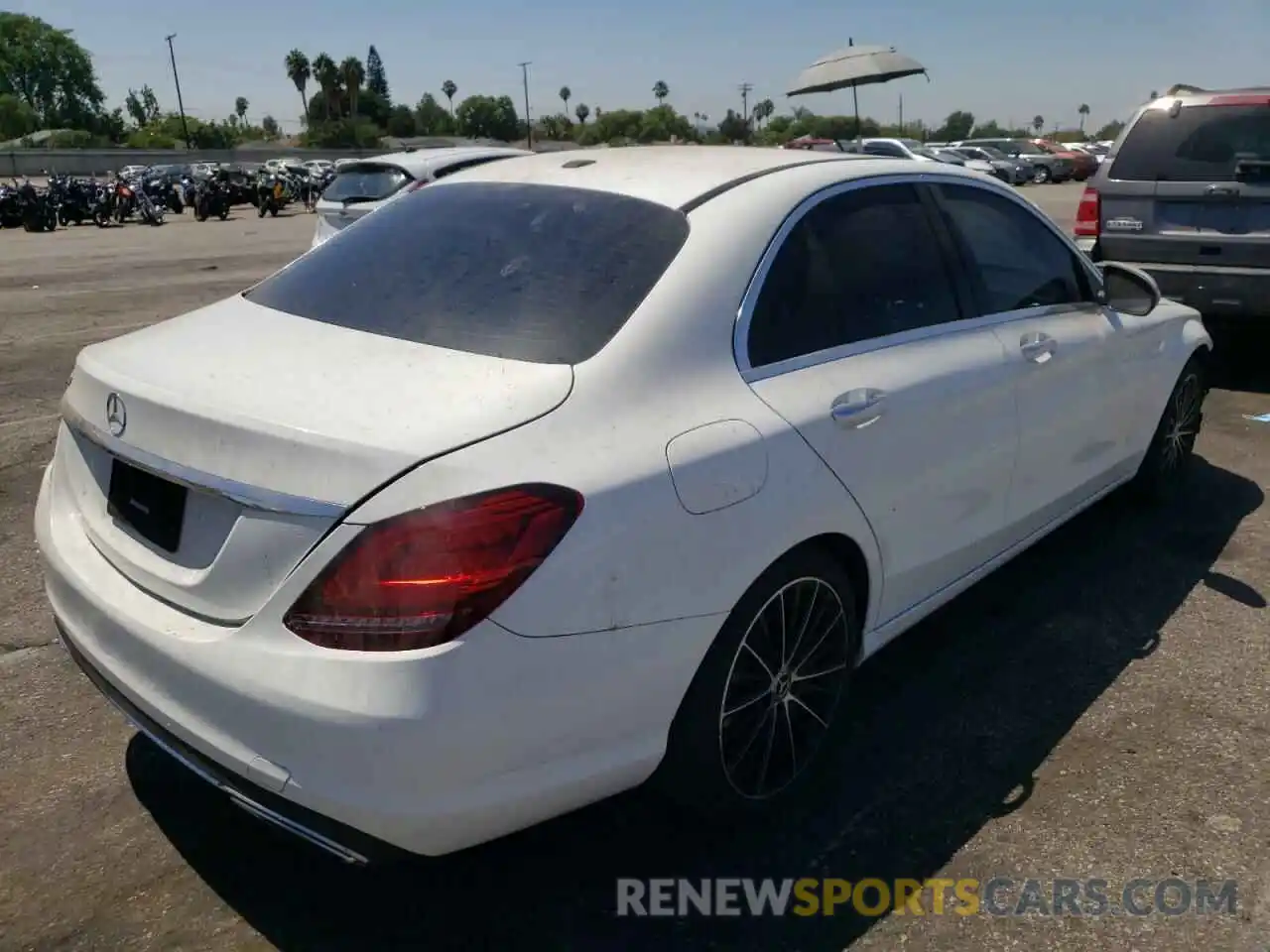 4 Photograph of a damaged car 55SWF8DB1KU322474 MERCEDES-BENZ C-CLASS 2019