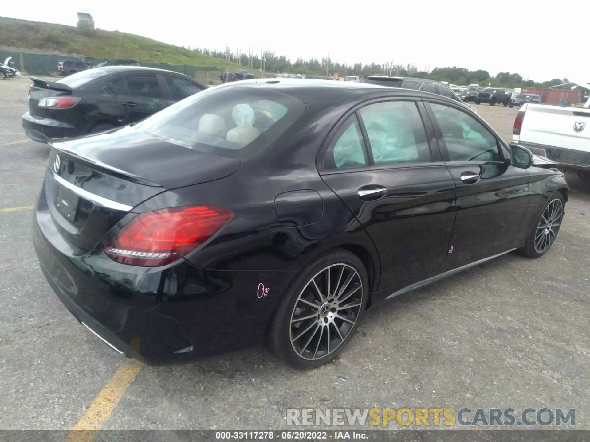 4 Photograph of a damaged car 55SWF8DB2KU284883 MERCEDES-BENZ C-CLASS 2019