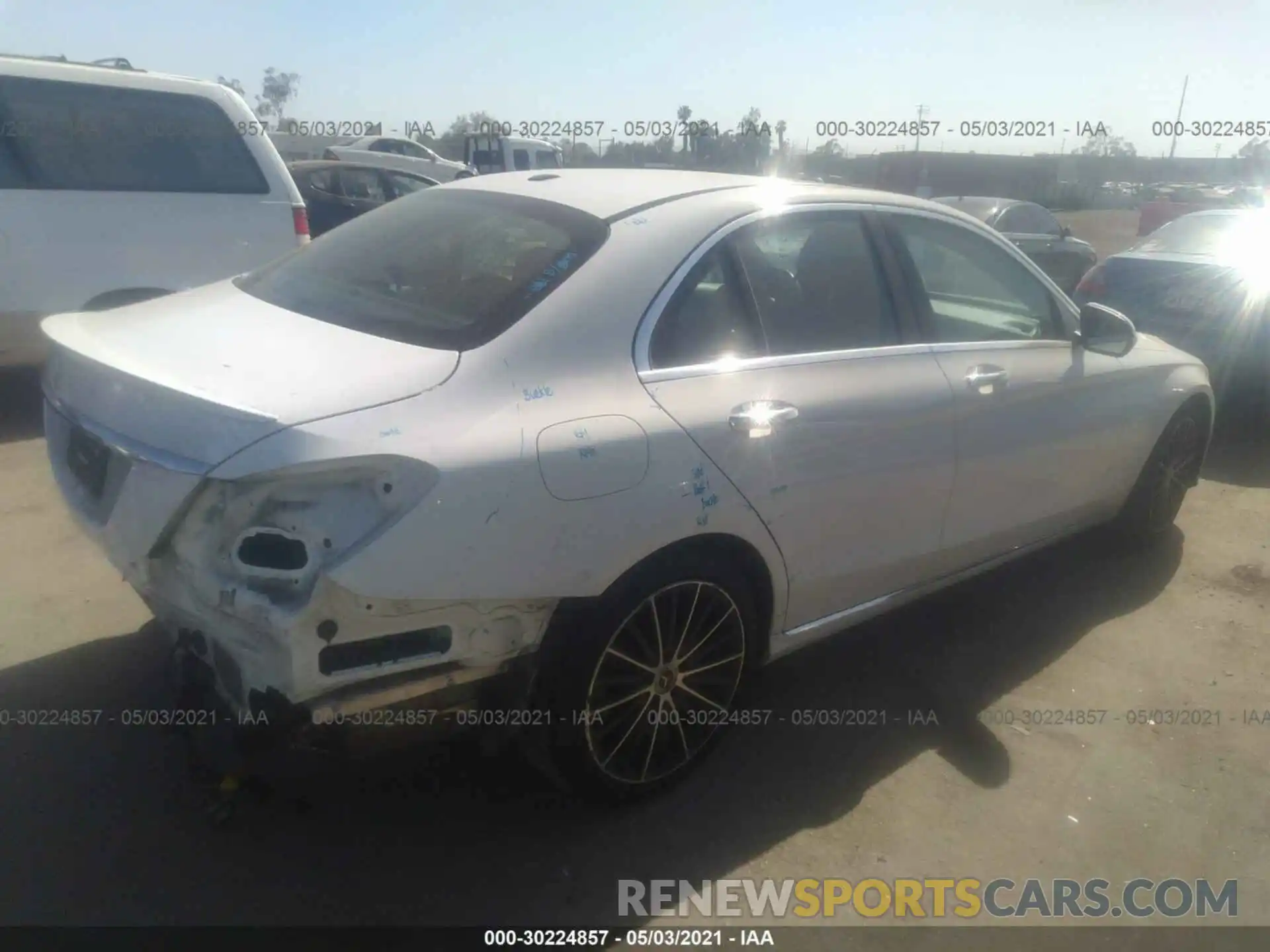 4 Photograph of a damaged car 55SWF8DB2KU285841 MERCEDES-BENZ C-CLASS 2019