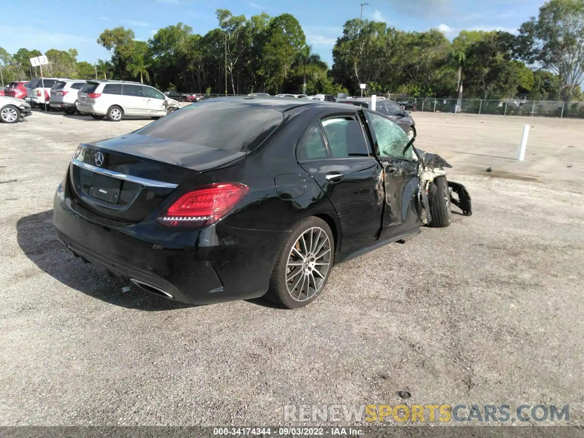 4 Photograph of a damaged car 55SWF8DB2KU288769 MERCEDES-BENZ C-CLASS 2019