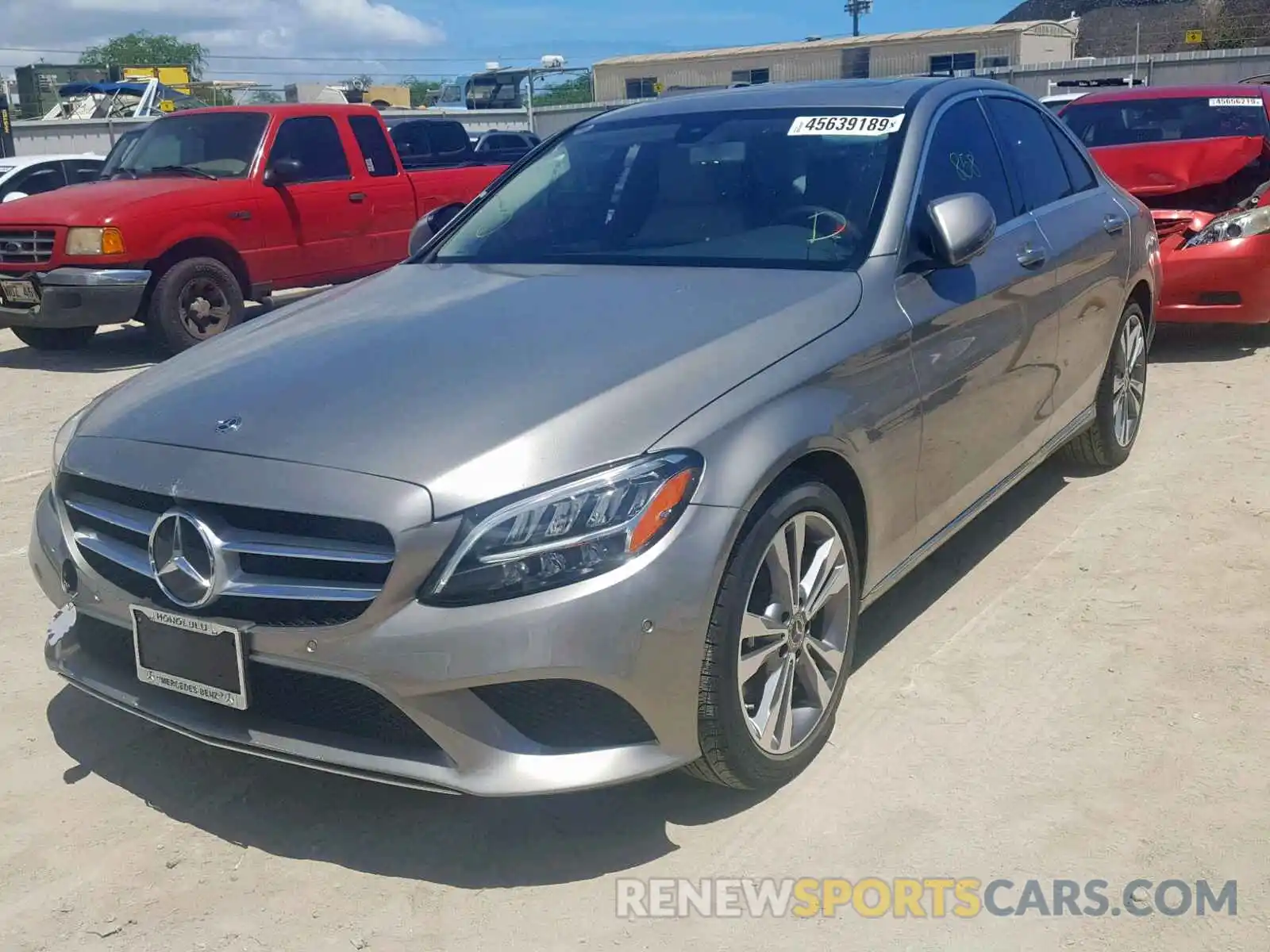 2 Photograph of a damaged car 55SWF8DB2KU293311 MERCEDES-BENZ C CLASS 2019