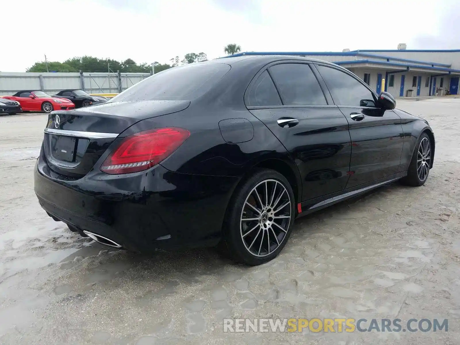 4 Photograph of a damaged car 55SWF8DB2KU296211 MERCEDES-BENZ C CLASS 2019