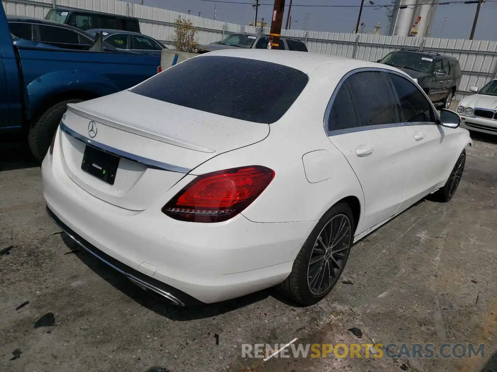 4 Photograph of a damaged car 55SWF8DB2KU296418 MERCEDES-BENZ C-CLASS 2019