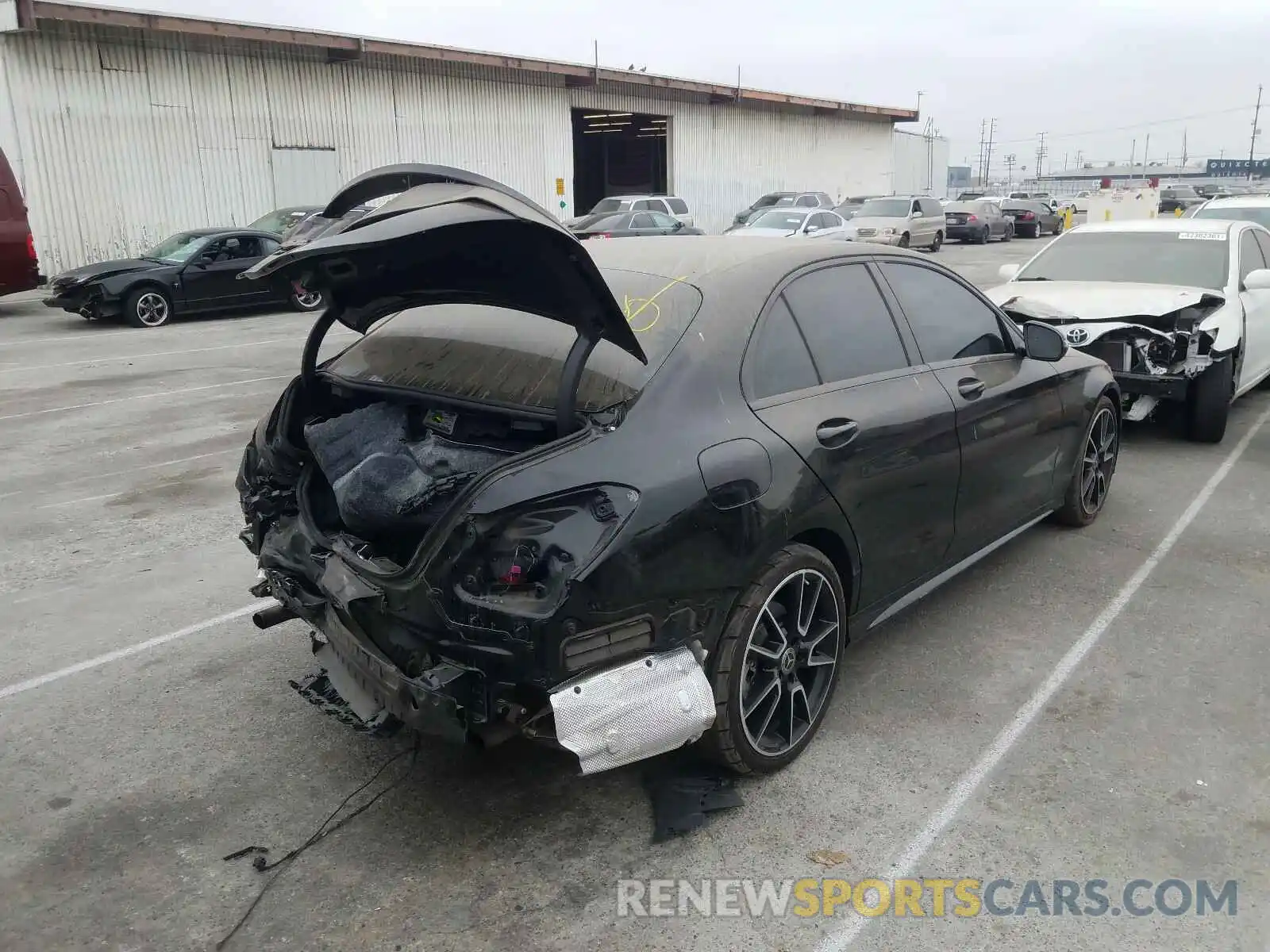 4 Photograph of a damaged car 55SWF8DB2KU297729 MERCEDES-BENZ C CLASS 2019