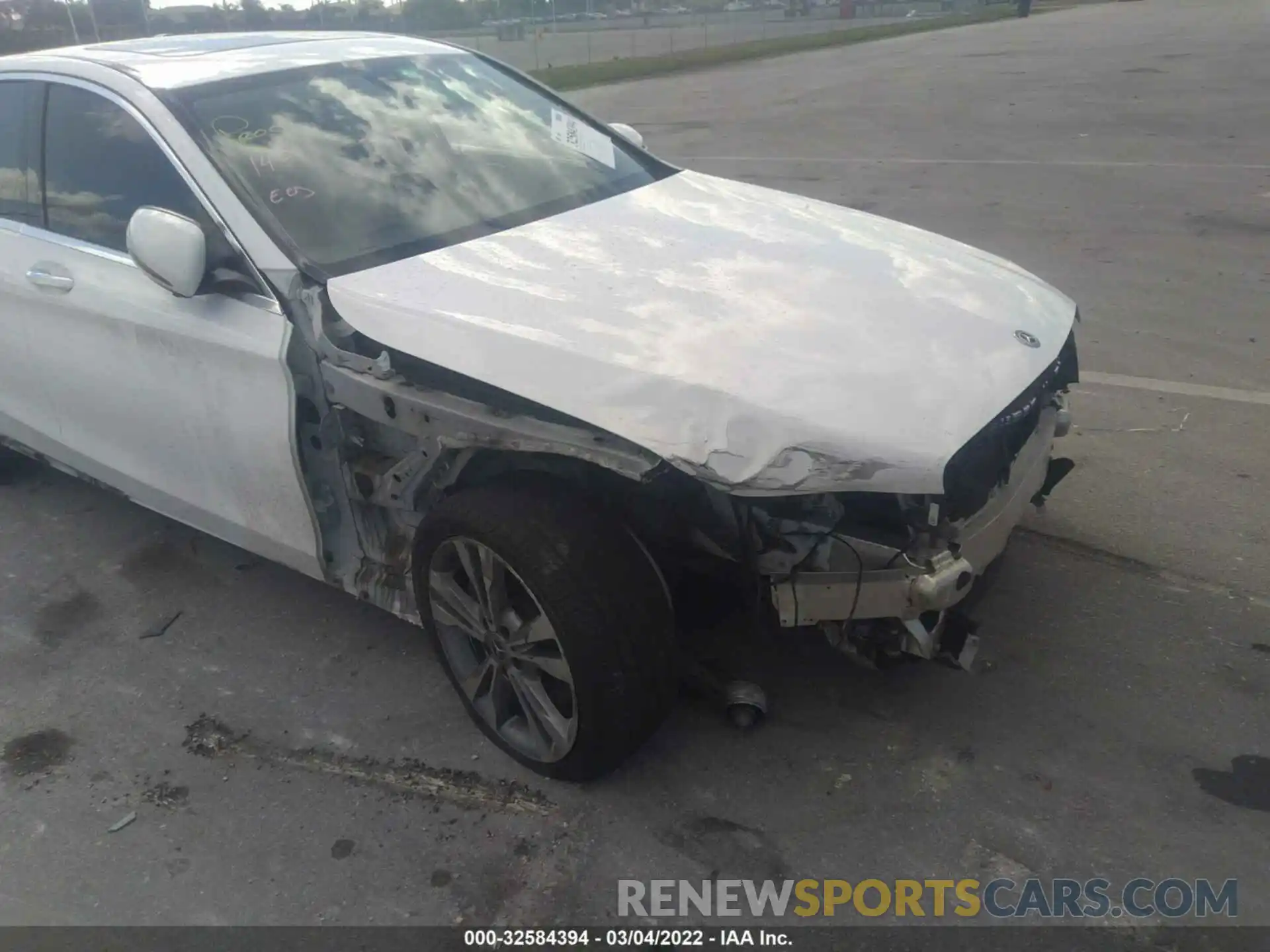 6 Photograph of a damaged car 55SWF8DB2KU298573 MERCEDES-BENZ C-CLASS 2019