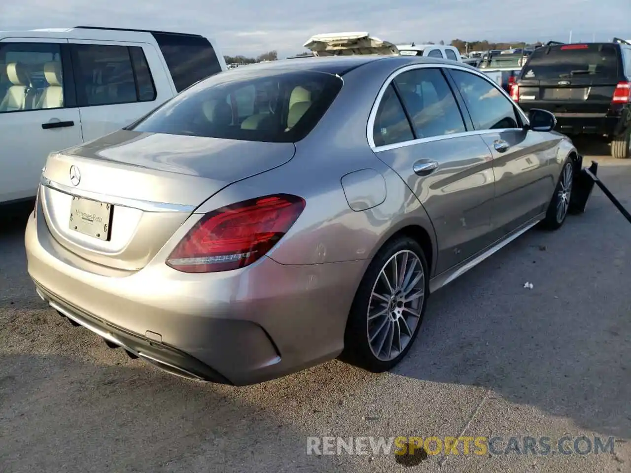 4 Photograph of a damaged car 55SWF8DB2KU303271 MERCEDES-BENZ C-CLASS 2019