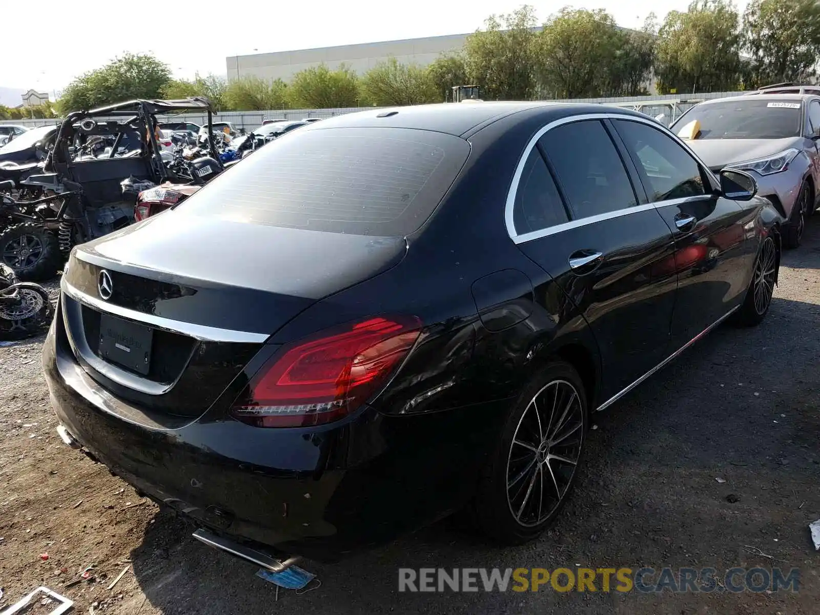 4 Photograph of a damaged car 55SWF8DB2KU309846 MERCEDES-BENZ C CLASS 2019