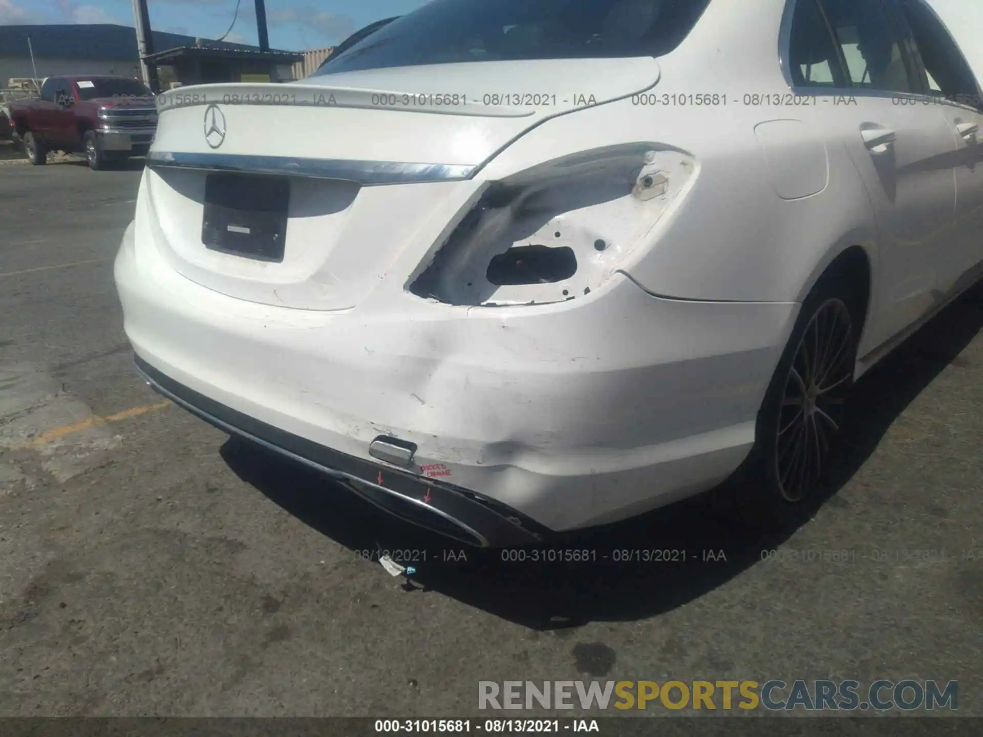 6 Photograph of a damaged car 55SWF8DB2KU311919 MERCEDES-BENZ C-CLASS 2019