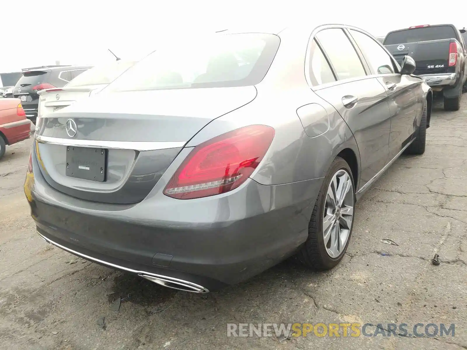 4 Photograph of a damaged car 55SWF8DB2KU312391 MERCEDES-BENZ C CLASS 2019