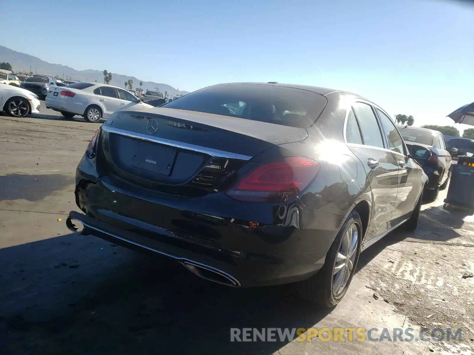 4 Photograph of a damaged car 55SWF8DB2KU315064 MERCEDES-BENZ C CLASS 2019