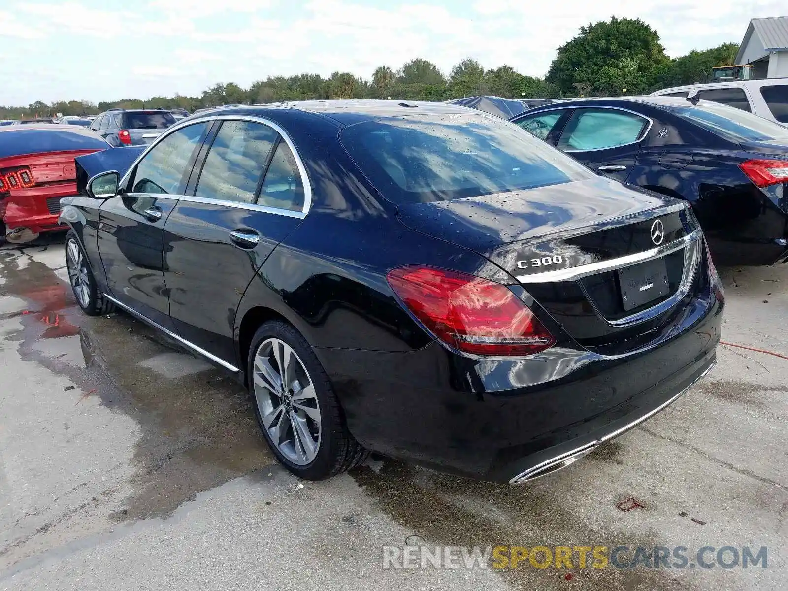 3 Photograph of a damaged car 55SWF8DB2KU317641 MERCEDES-BENZ C CLASS 2019