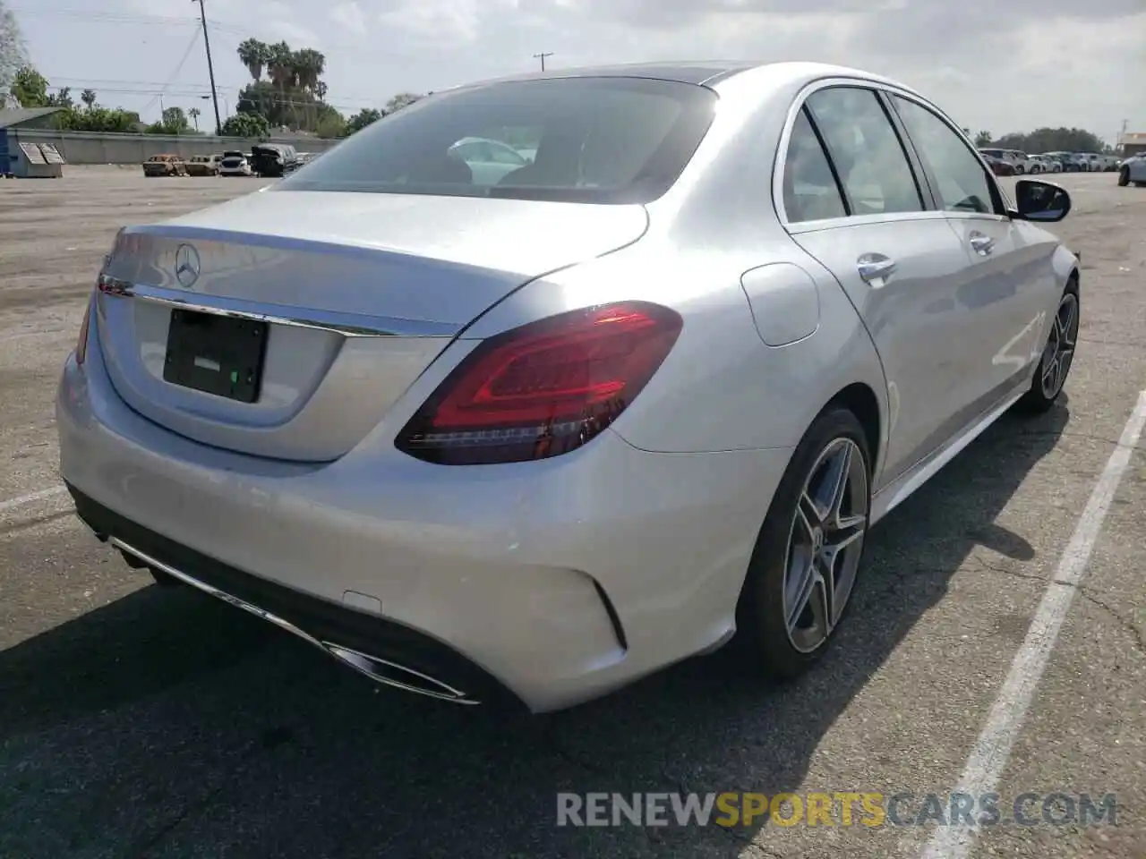 4 Photograph of a damaged car 55SWF8DB3KU283418 MERCEDES-BENZ C CLASS 2019