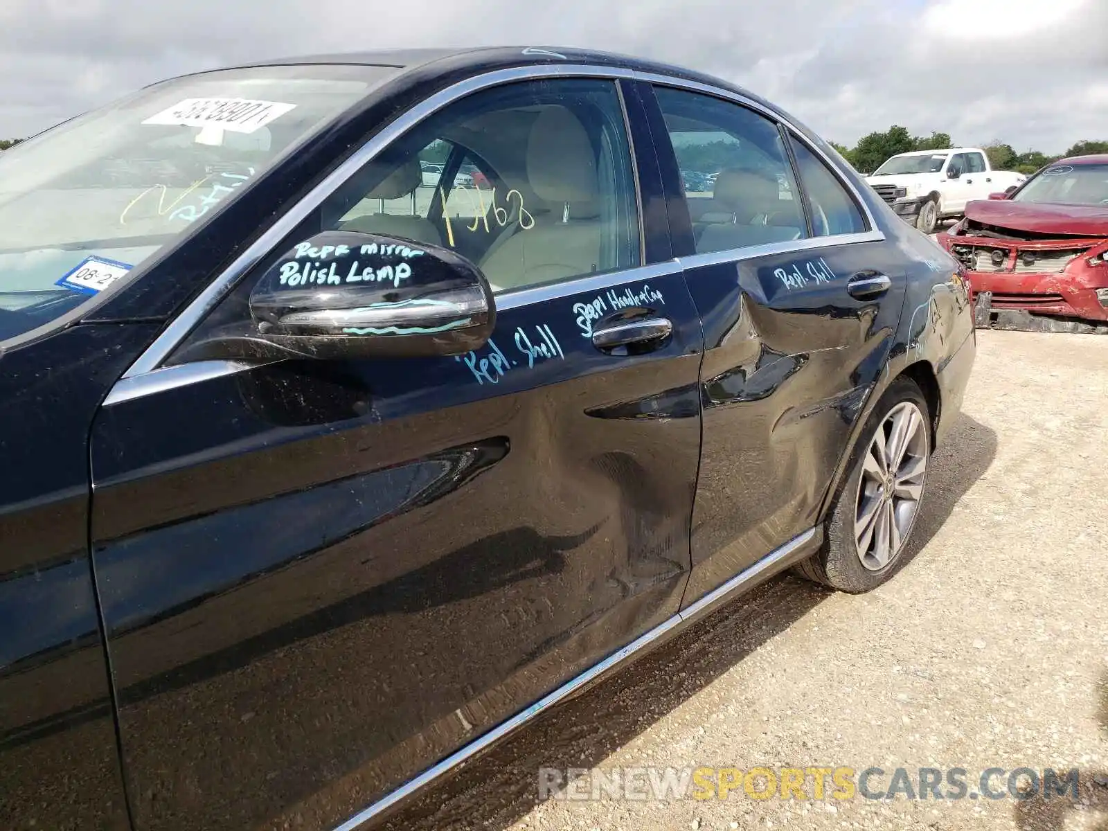 9 Photograph of a damaged car 55SWF8DB3KU294385 MERCEDES-BENZ C-CLASS 2019