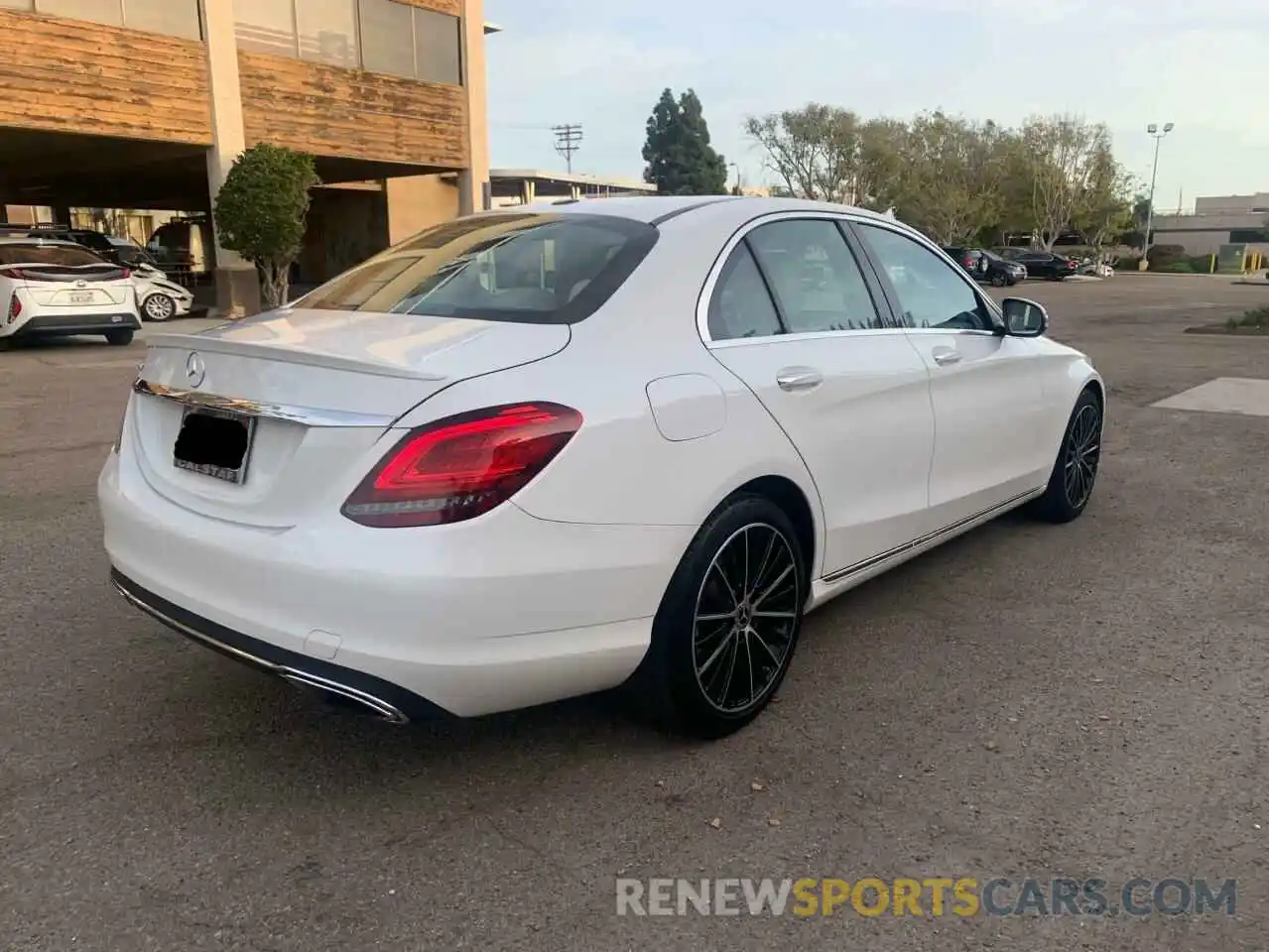 4 Photograph of a damaged car 55SWF8DB3KU294872 MERCEDES-BENZ C CLASS 2019