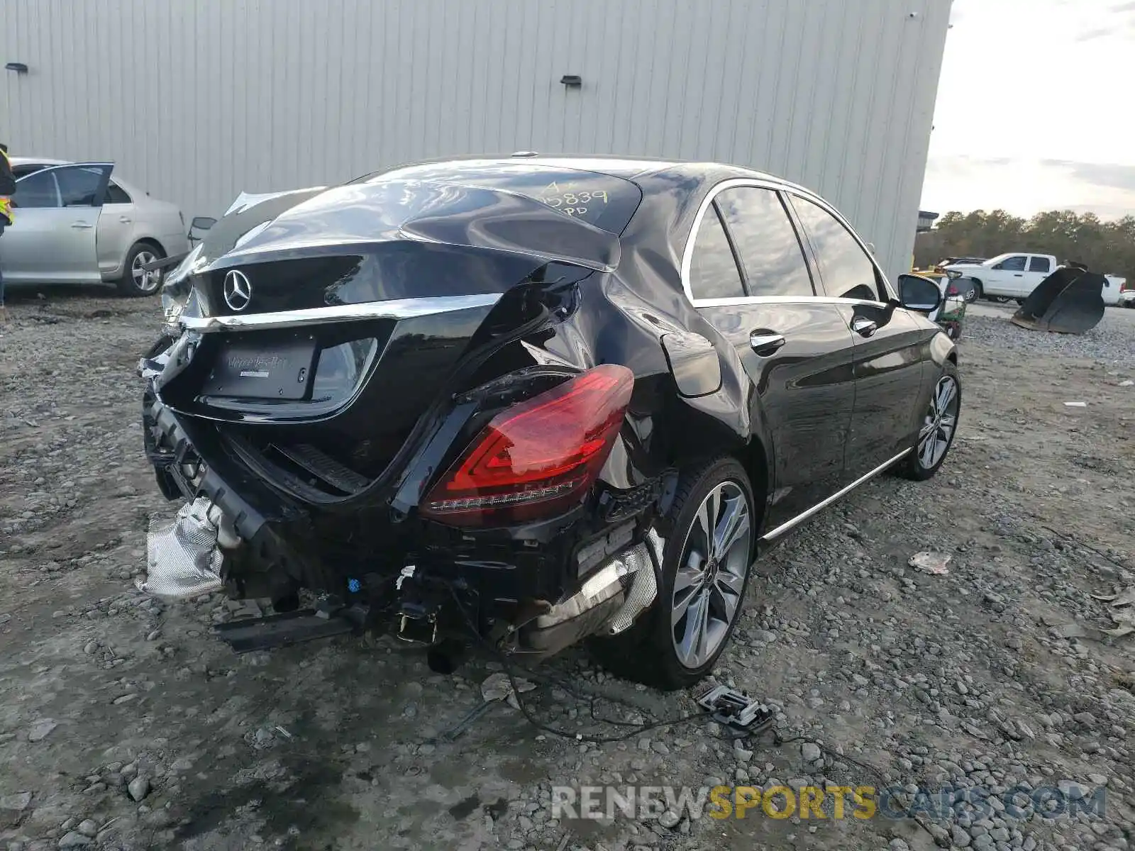 4 Photograph of a damaged car 55SWF8DB3KU295116 MERCEDES-BENZ C CLASS 2019