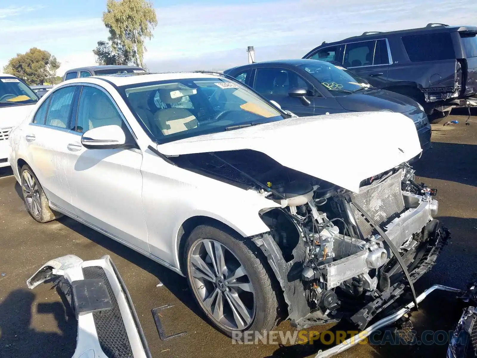 1 Photograph of a damaged car 55SWF8DB3KU296430 MERCEDES-BENZ C CLASS 2019